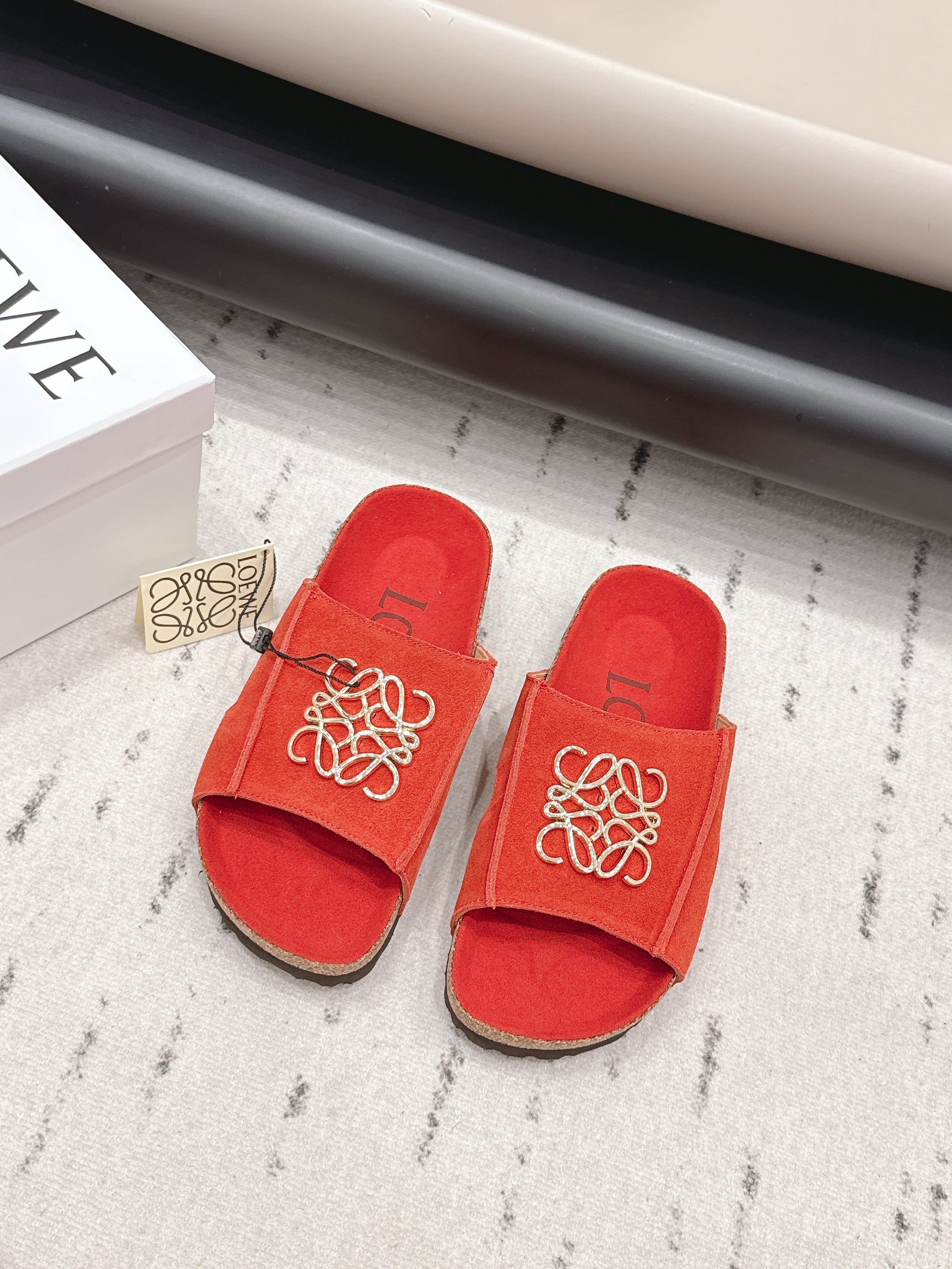 LOEWE 26S FLAT SANDALS IN RED LOGO GOLD HARDWARE