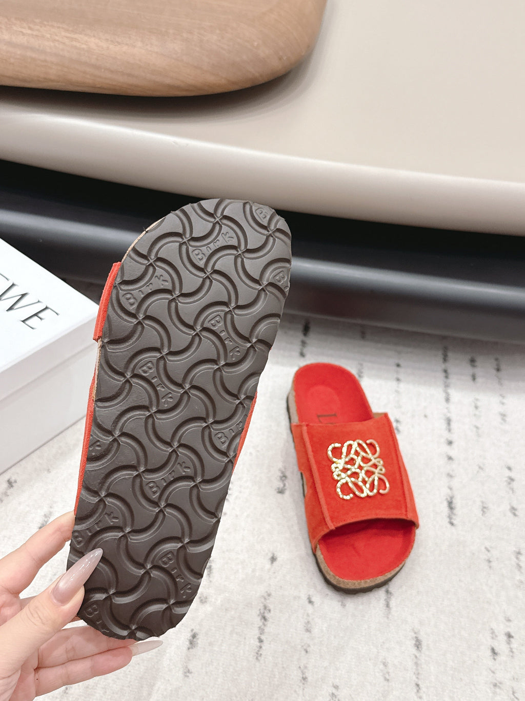 LOEWE 26S FLAT SANDALS IN RED LOGO GOLD HARDWARE