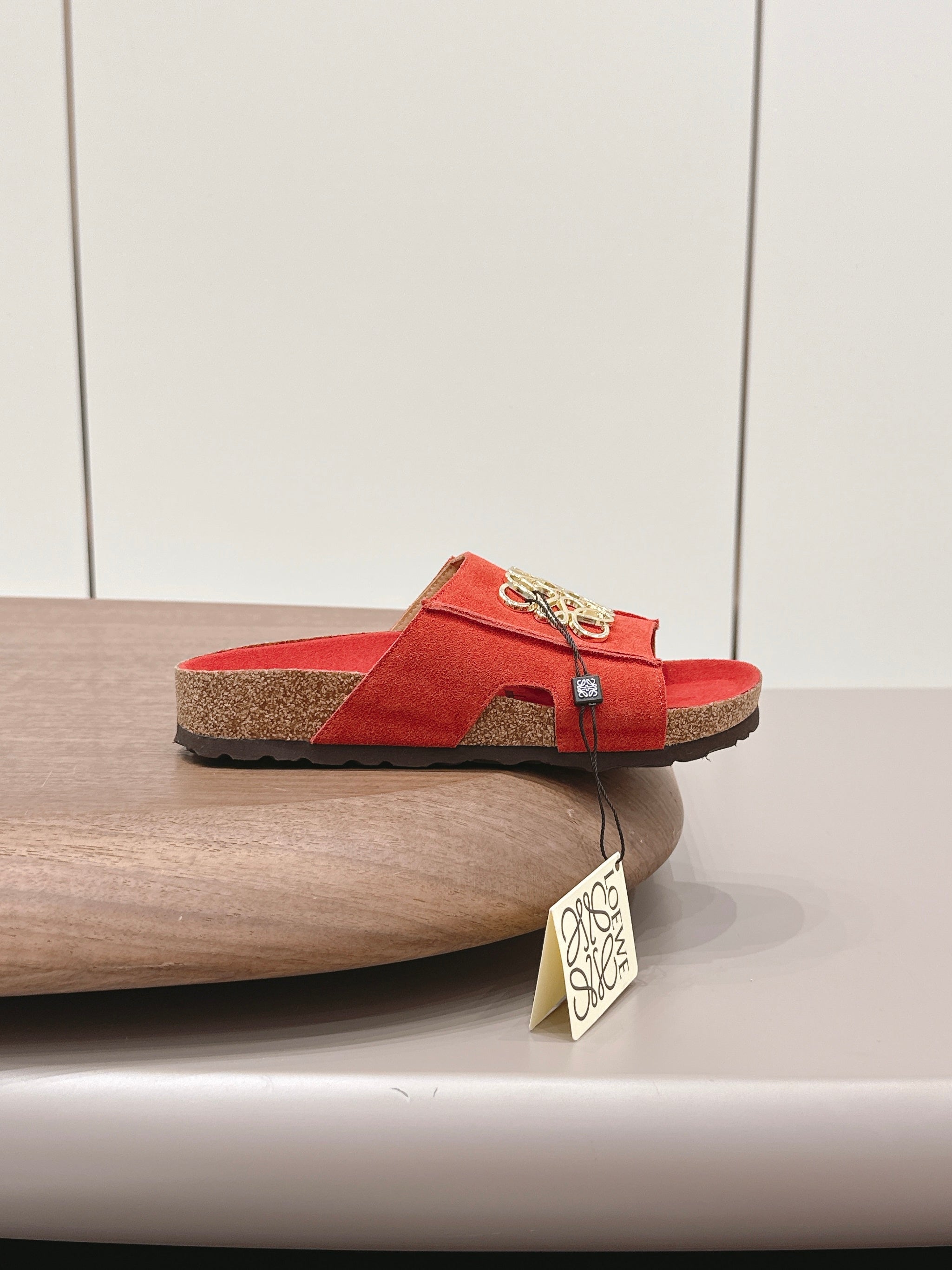 LOEWE 26S FLAT SANDALS IN RED LOGO GOLD HARDWARE