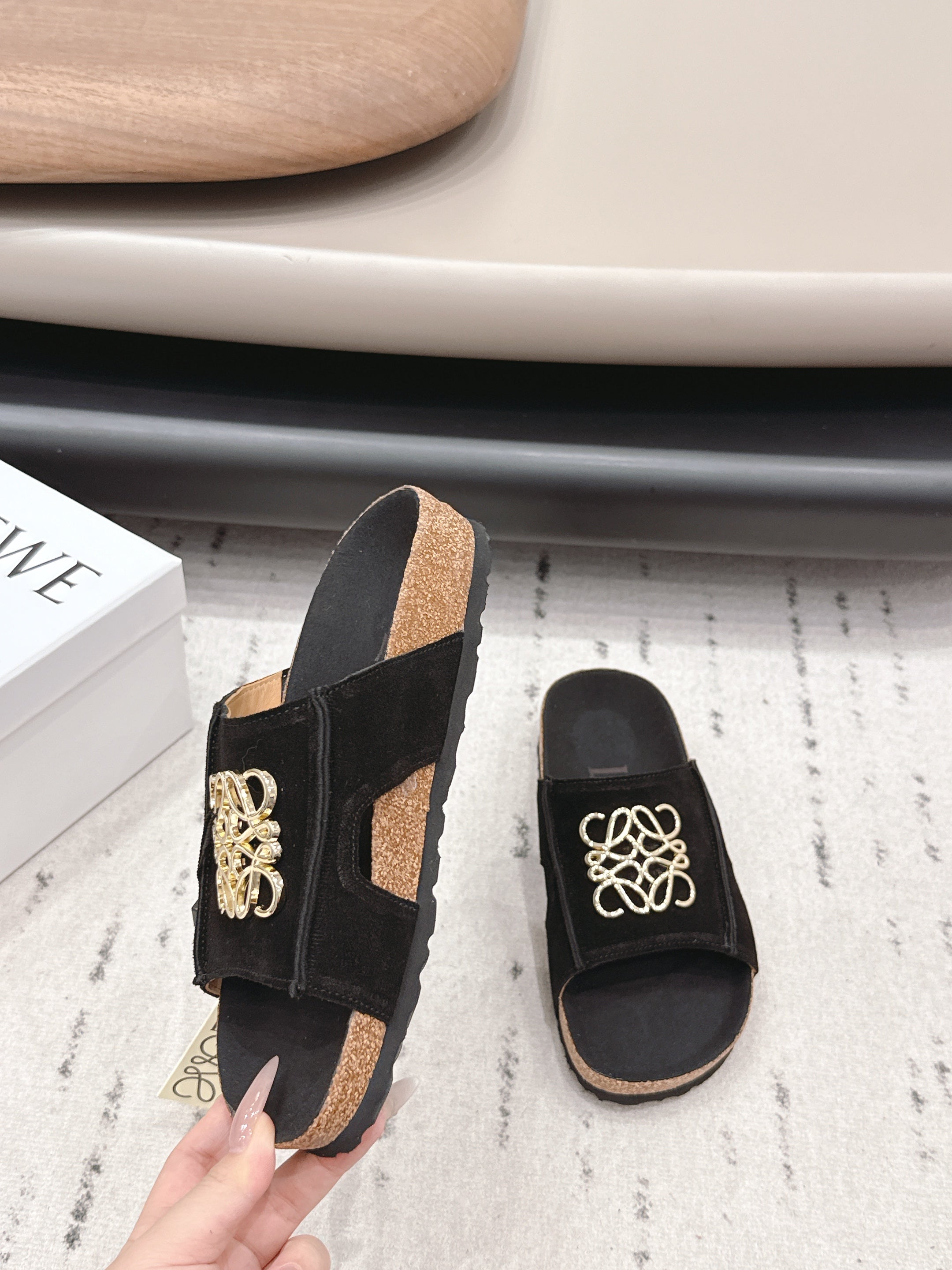 LOEWE 26S FLAT SANDALS IN BLACK LOGO GOLD HARDWARE