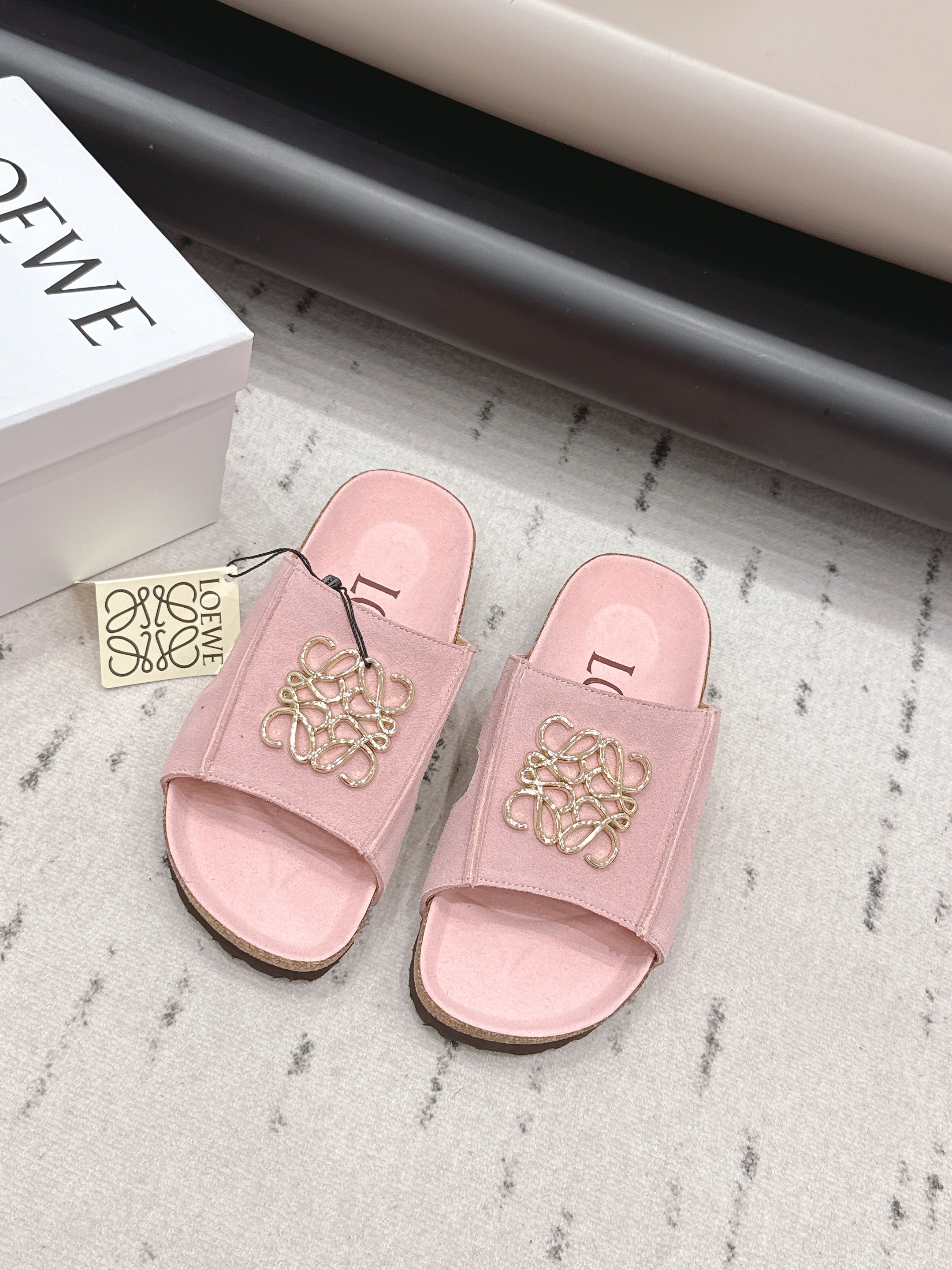 LOEWE 26S FLAT SANDALS IN PINK LOGO GOLD HARDWARE
