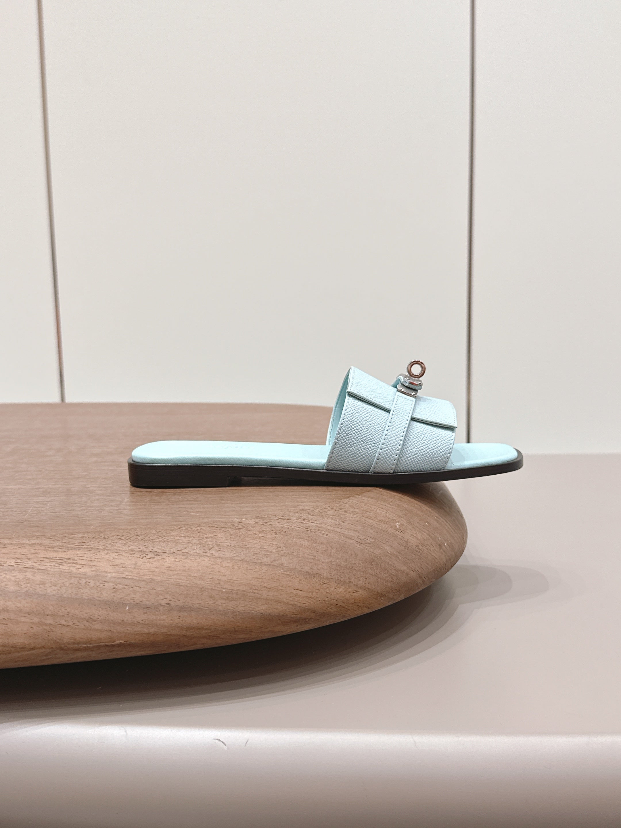 HM 26S GIULIA SANDAL IN ICE BLUE EPSOM CALFSKIN SILVER HARDWARE