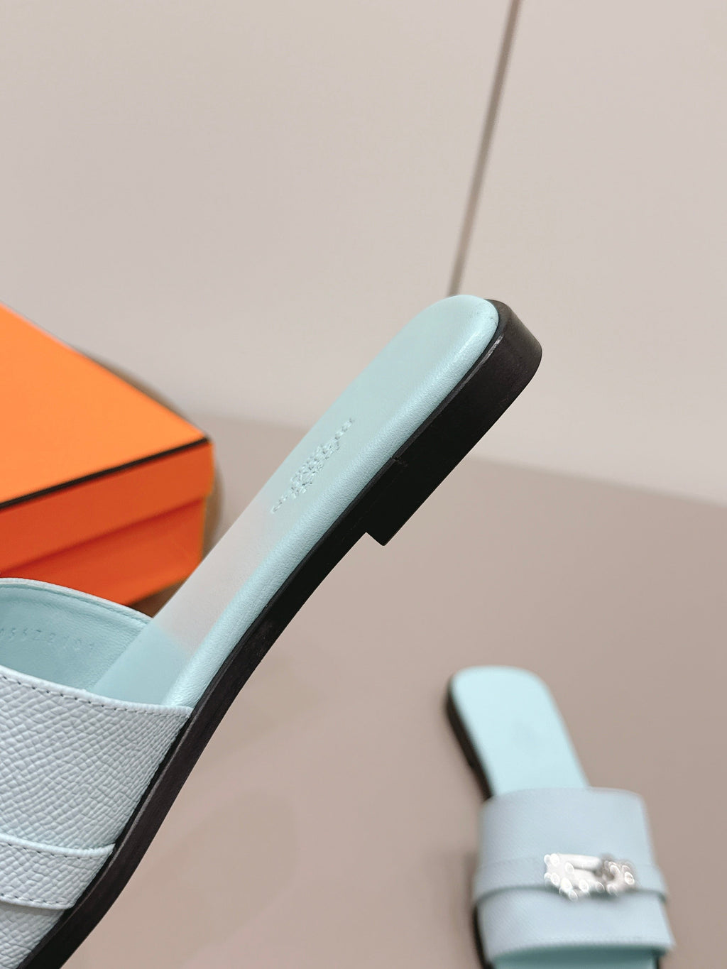 HM 26S GIULIA SANDAL IN ICE BLUE EPSOM CALFSKIN SILVER HARDWARE