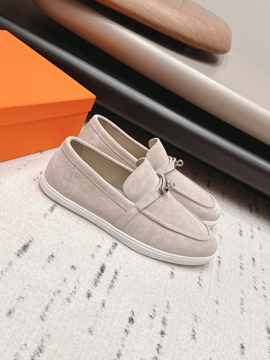 HM 26S KELLY PARIS LOAFERS IN LIGHT GREY SUEDE SILVER HARDWARE