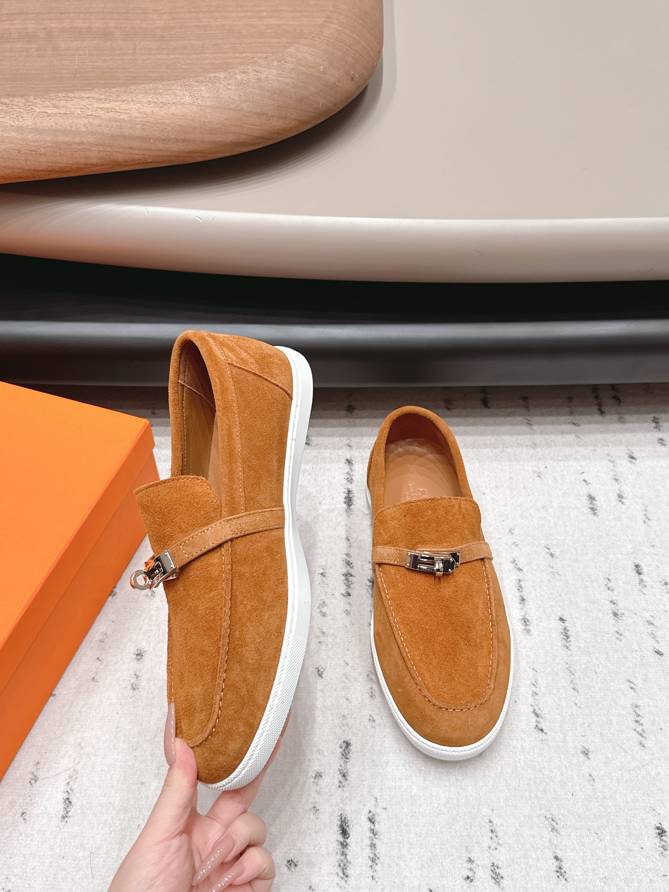 HM 26S KELLY PARIS LOAFERS IN ORANGE SUEDE SILVER HARDWARE