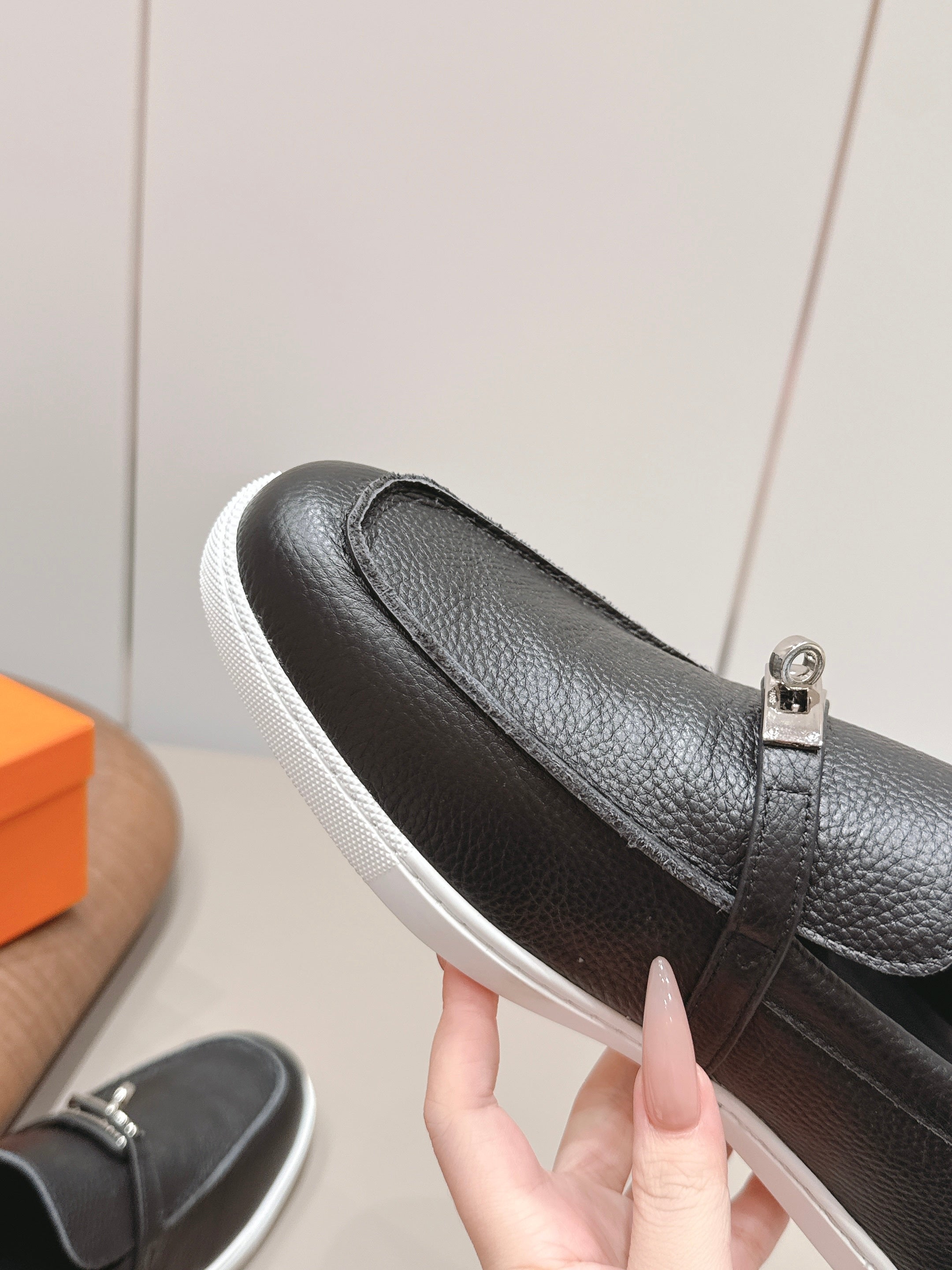 HM 26S KELLY PARIS LOAFERS IN BLACK CALFSKIN SILVER HARDWARE
