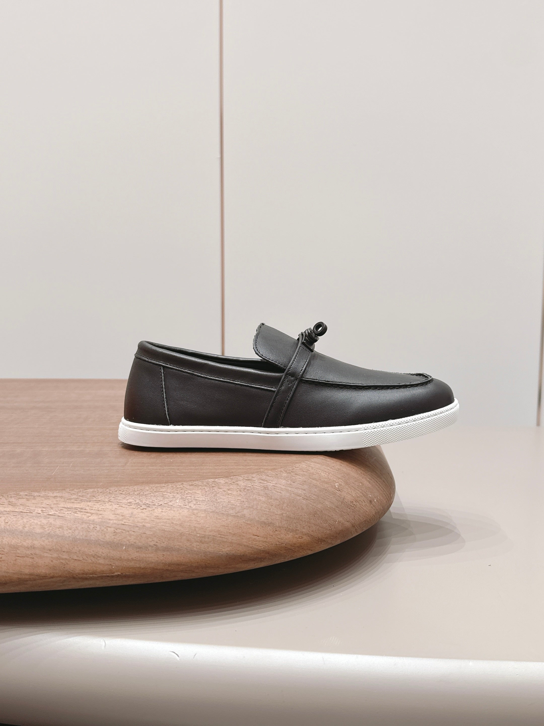 HM 26S KELLY PARIS LOAFERS IN BLACK CALFSKIN BLACK HARDWARE