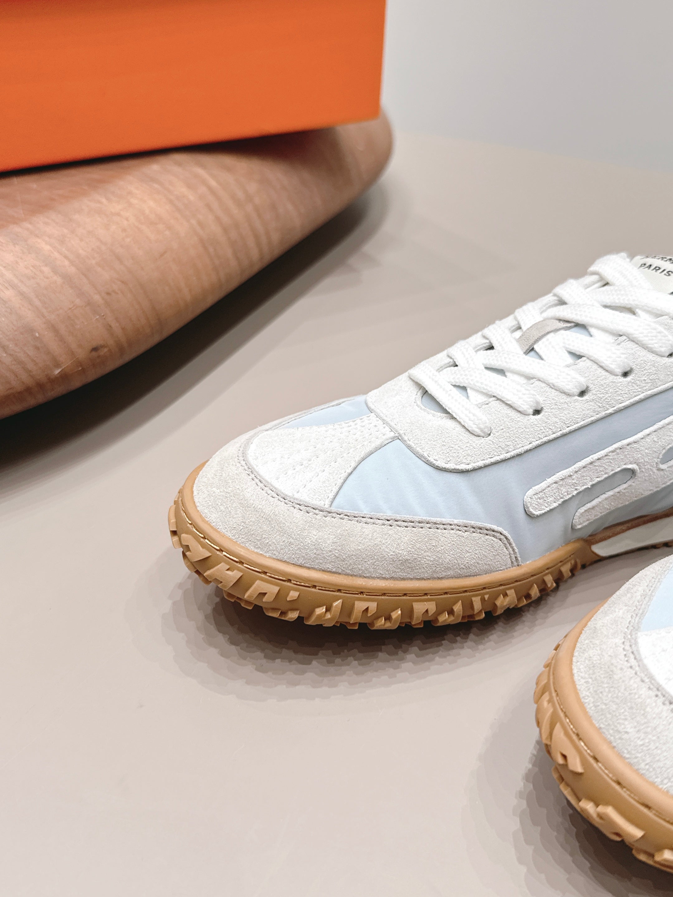 HM 26S BOUNCING SNEAKERS IN ICE BLUE NYLON AND LIGHT GREY SUEDE