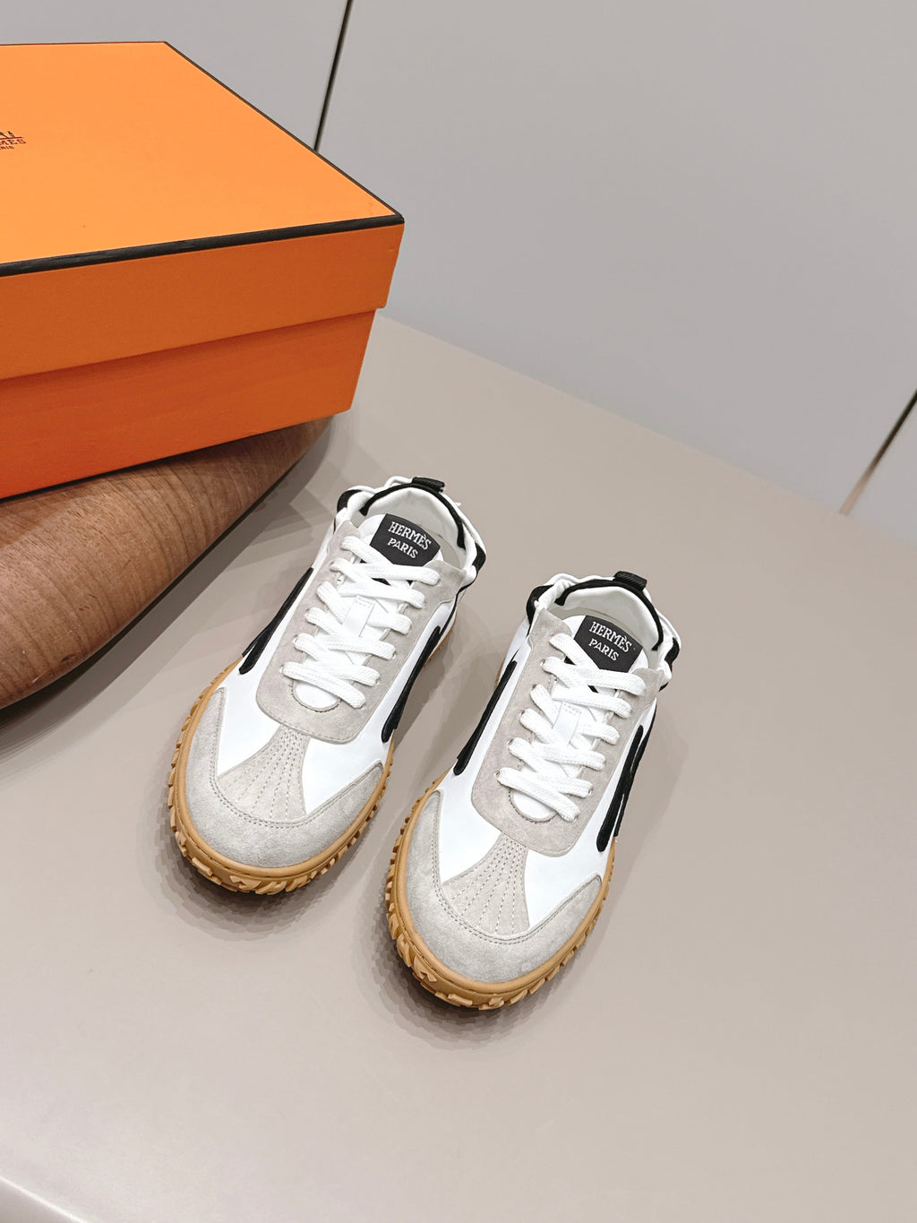 HM 26S BOUNCING SNEAKERS IN WHITE CALFSKIN AND LIGHT GREY BLACK SUEDE