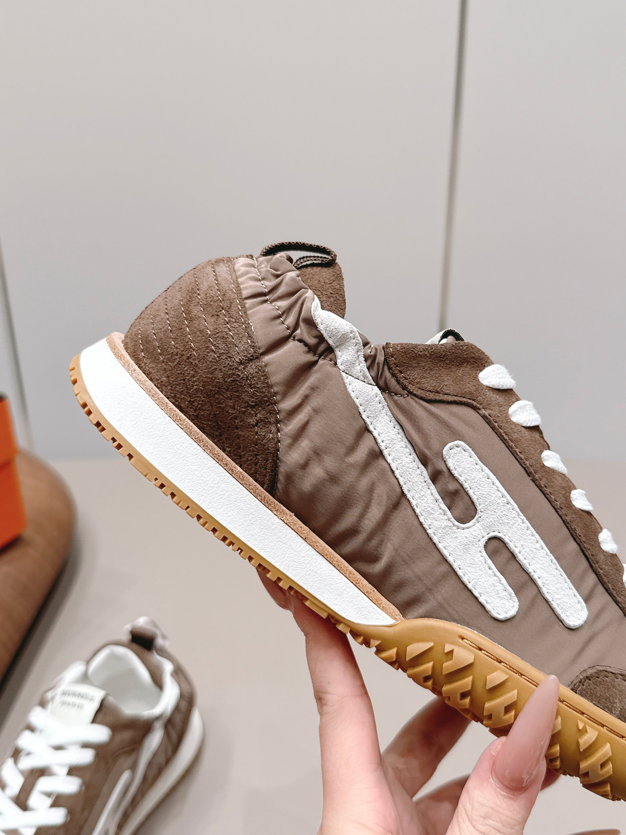 HM 26S BOUNCING SNEAKERS IN BROWN NYLON AND SUEDE