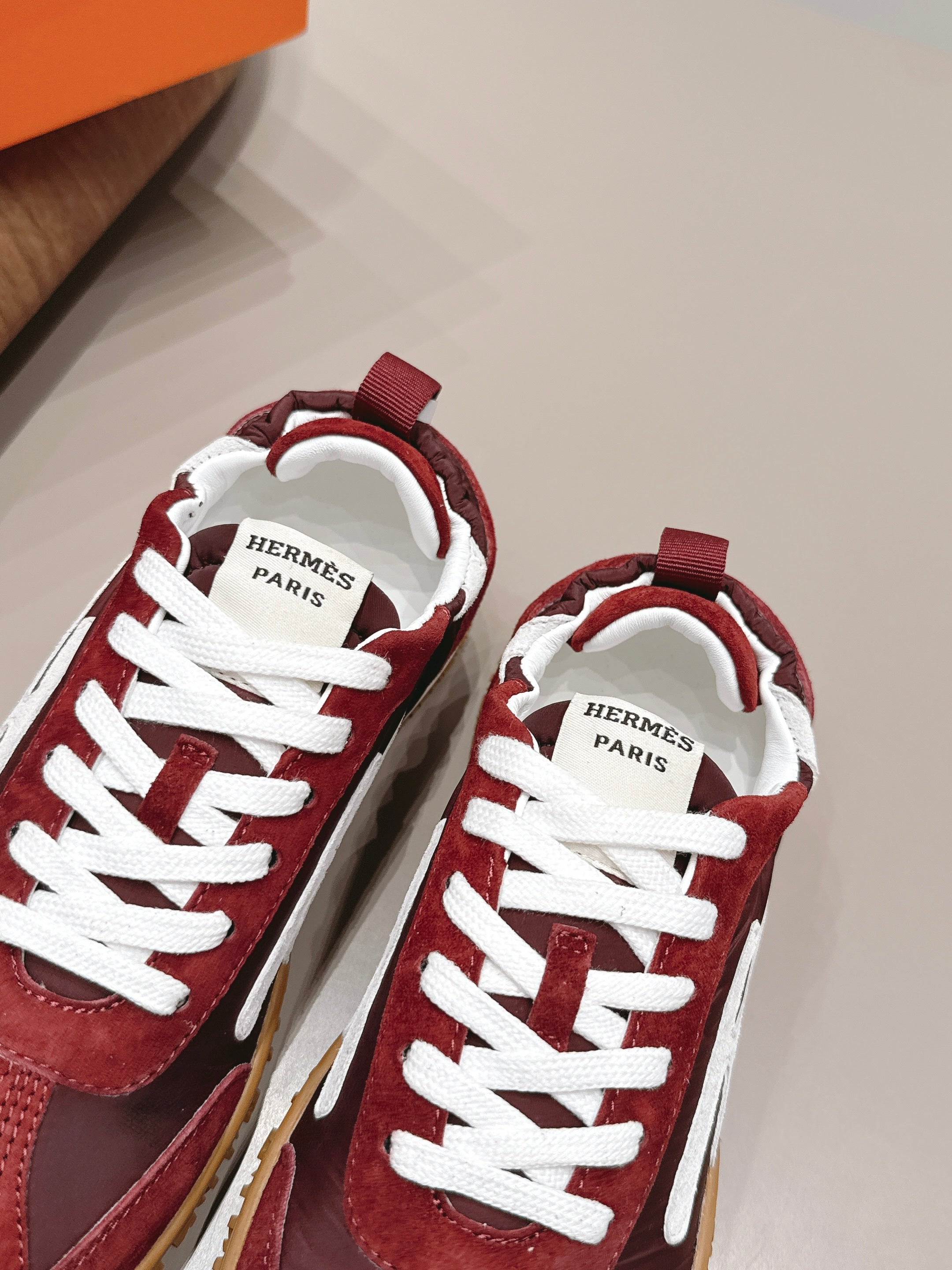 HM 26S BOUNCING SNEAKERS IN BROWN NYLON AND RED SUEDE