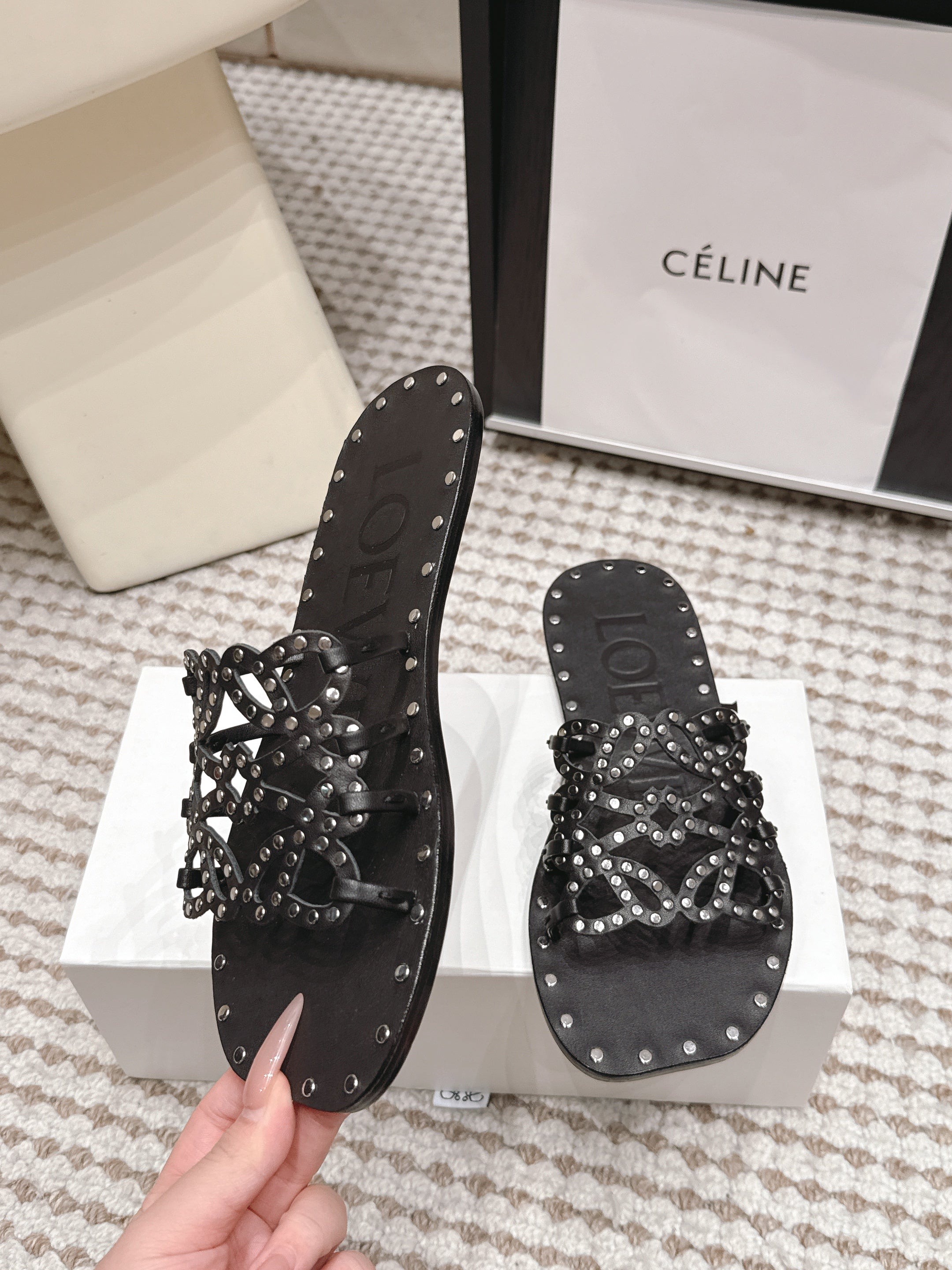 LOEWE 26S PETAL ANAGRAM SLIDE IN BLACK CALFSKIN WITH STUDS
