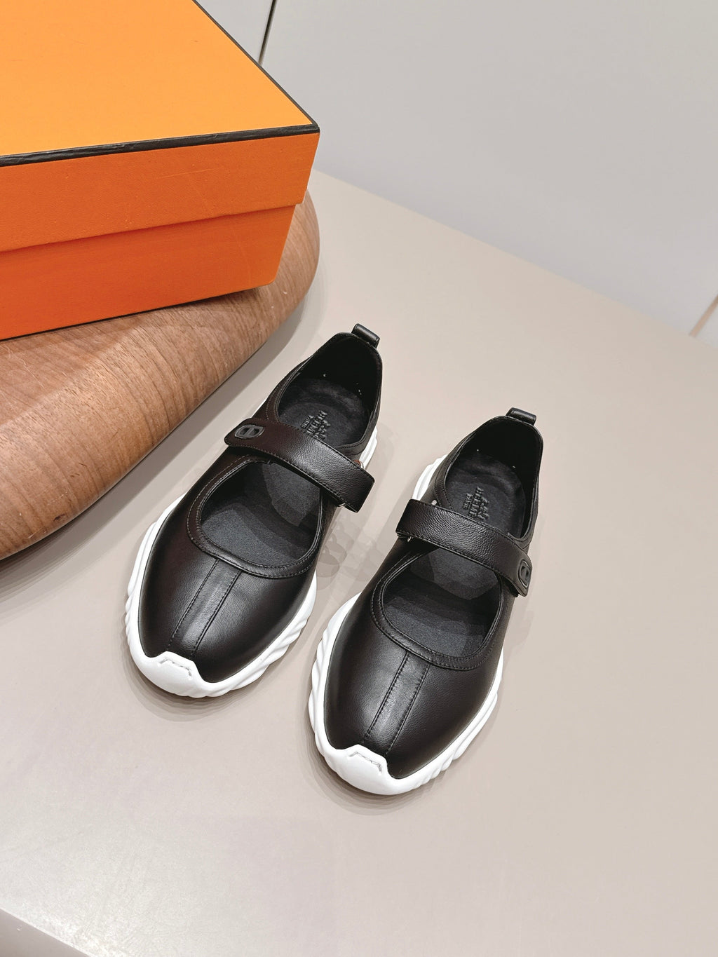 HM 26S KICHU BALLET FLAT IN BLACK CALFSKIN
