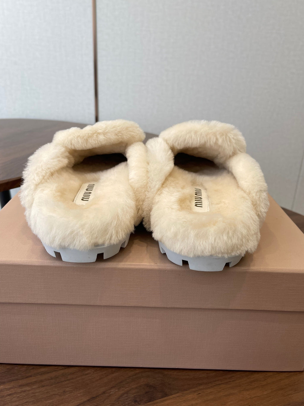 MIUMIU 25S MULES SLIPPERS SHEEPWOOL IN LIGHT BROWN SUEDE