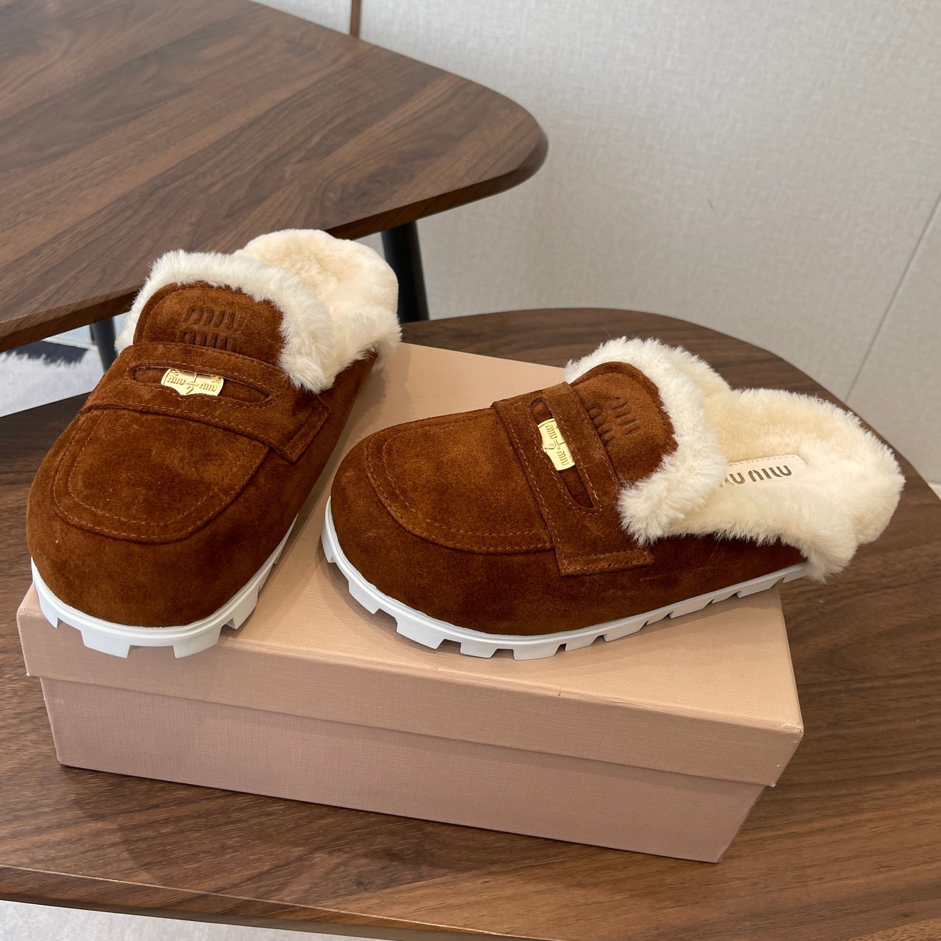 MIUMIU 25S MULES SLIPPERS SHEEPWOOL IN DARK BROWN SUEDE