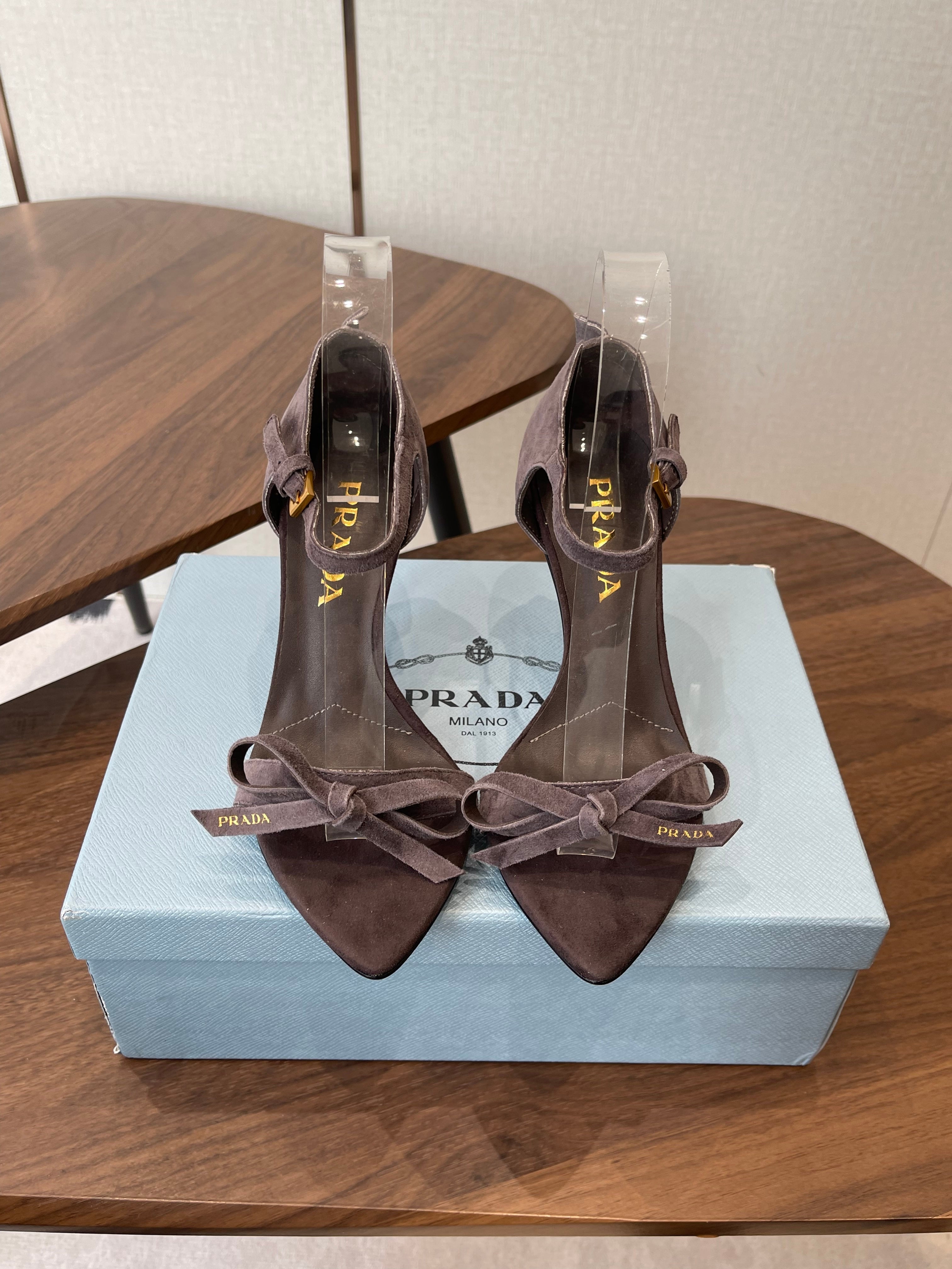 PRADA 26S HIGH HEEL SANDALS 85MM IN DARK BROWN SUEDE WITH BOW