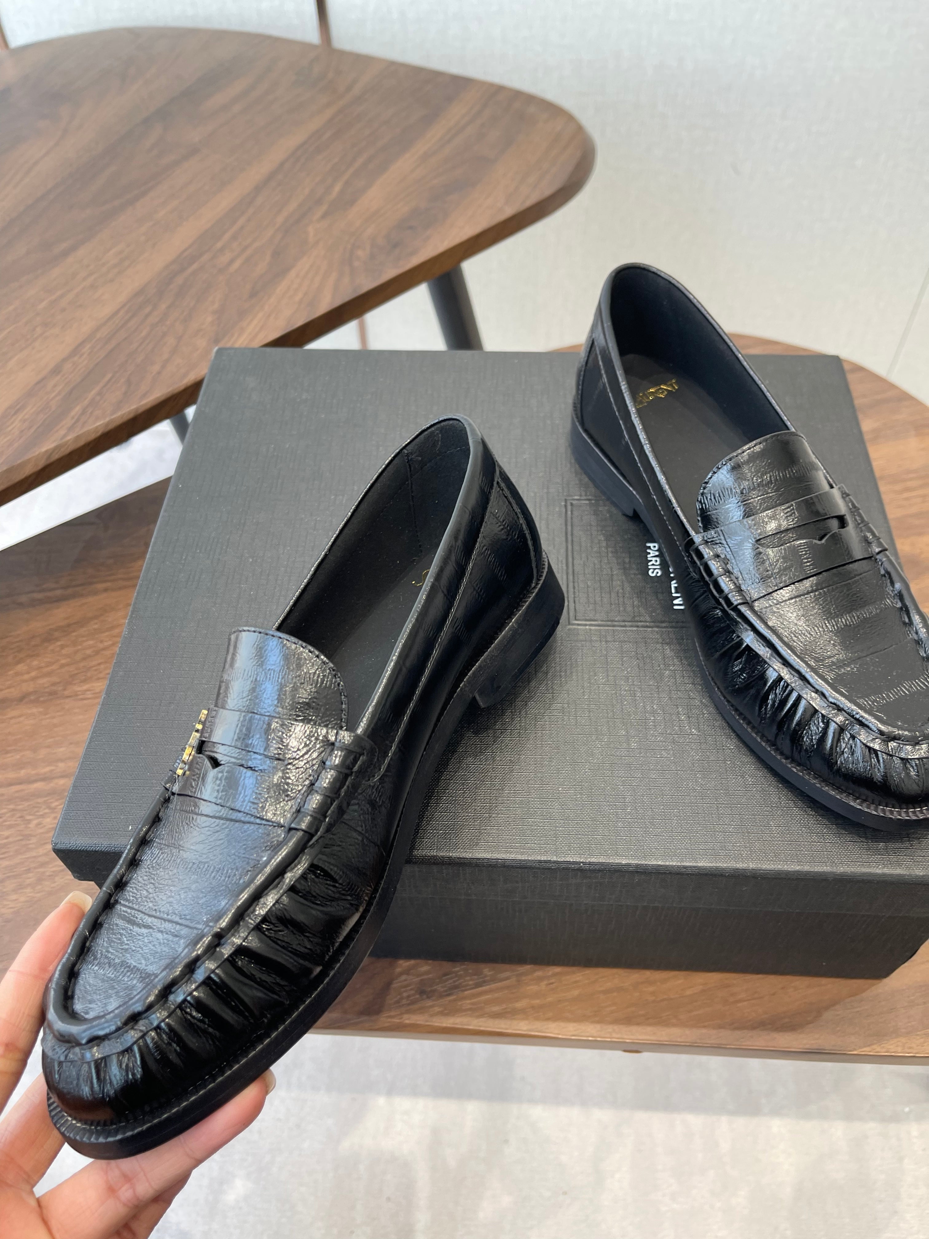 YSL 26S LOAFER IN BLACK CALFSKIN
