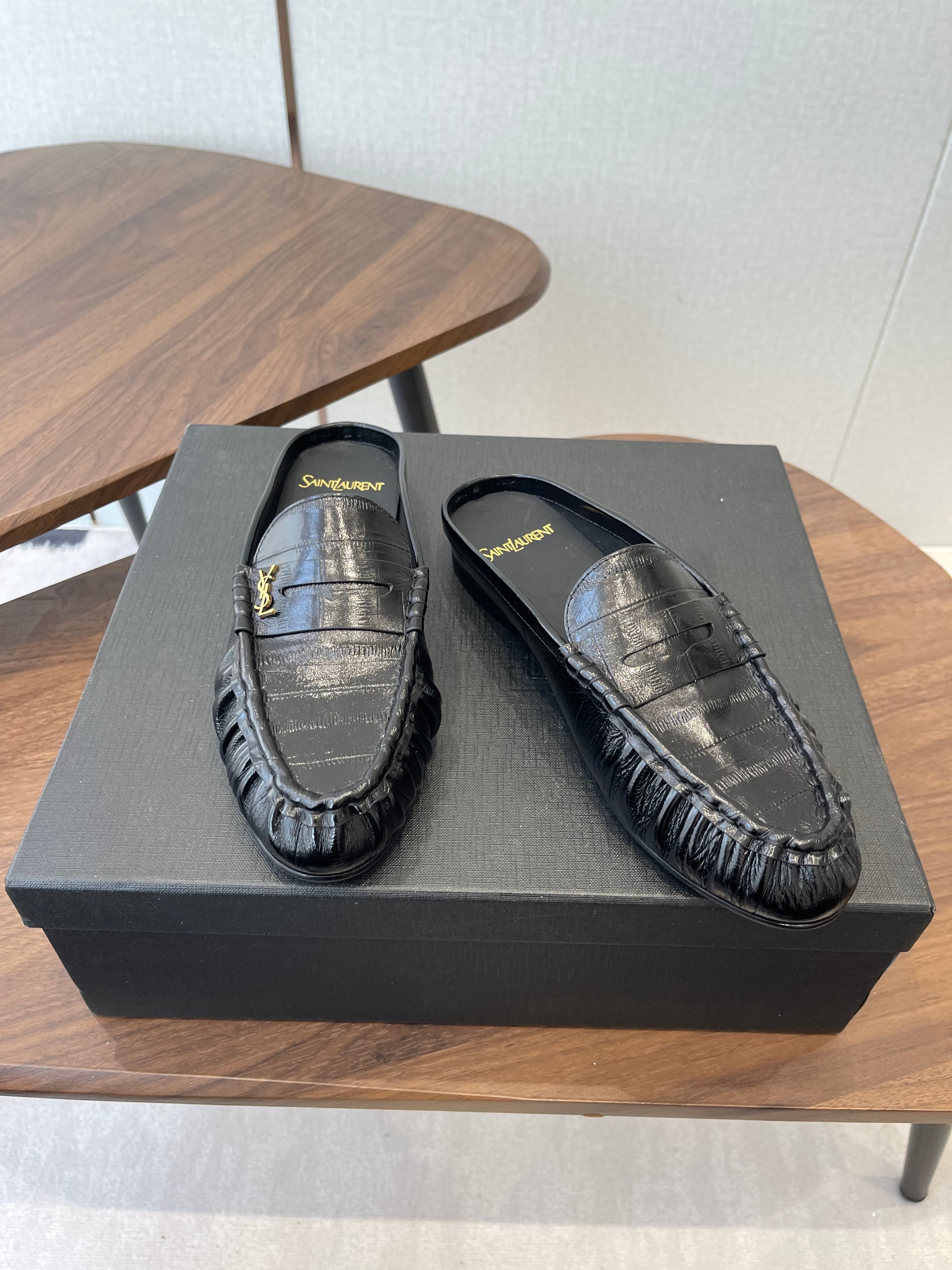 YSL 26S LOAFER MULES IN BLACK CALFSKIN