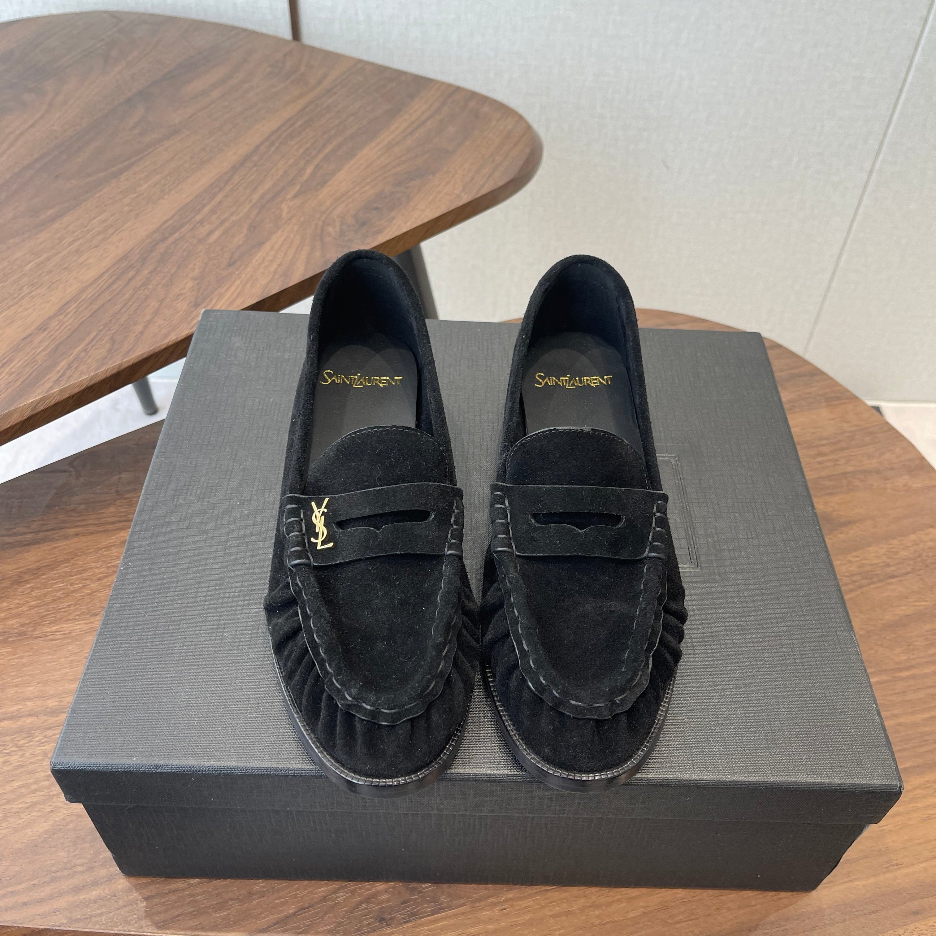 YSL 26S LOAFER IN BLACK SUEDE
