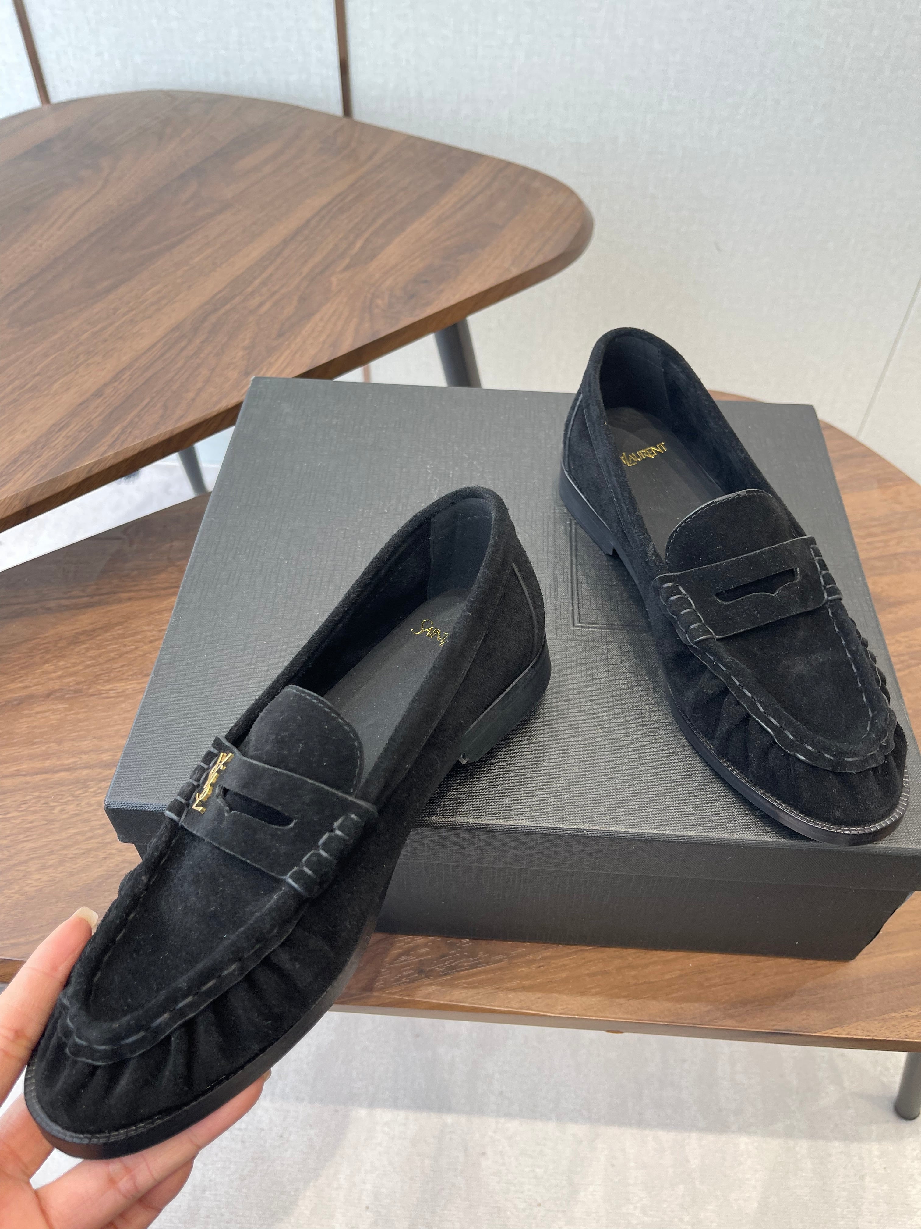 YSL 26S LOAFER IN BLACK SUEDE
