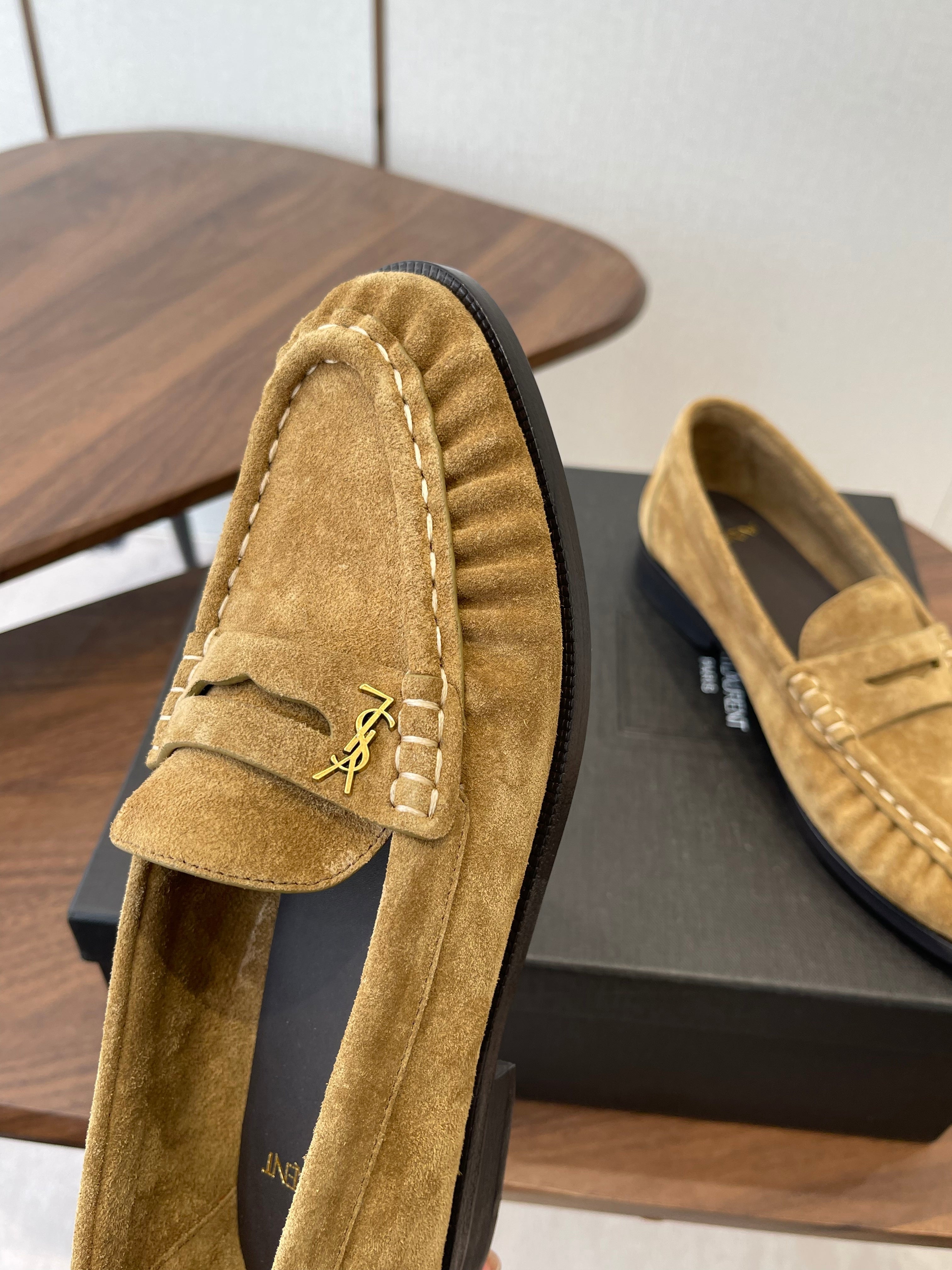 YSL 26S LOAFER IN LIGHT BROWN SUEDE