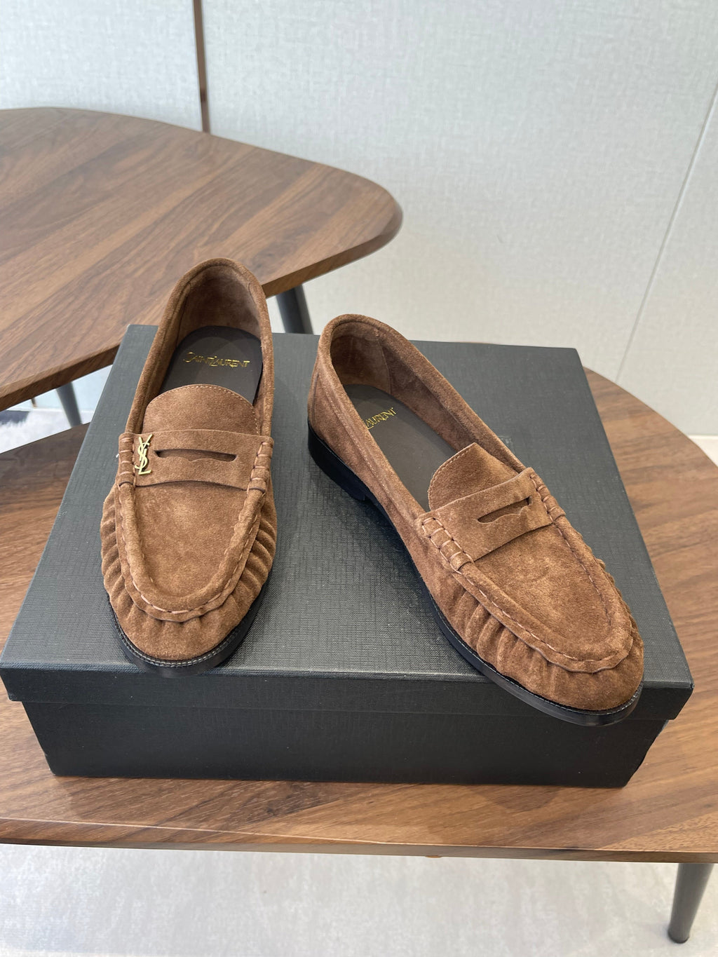 YSL 26S LOAFER IN BROWN SUEDE