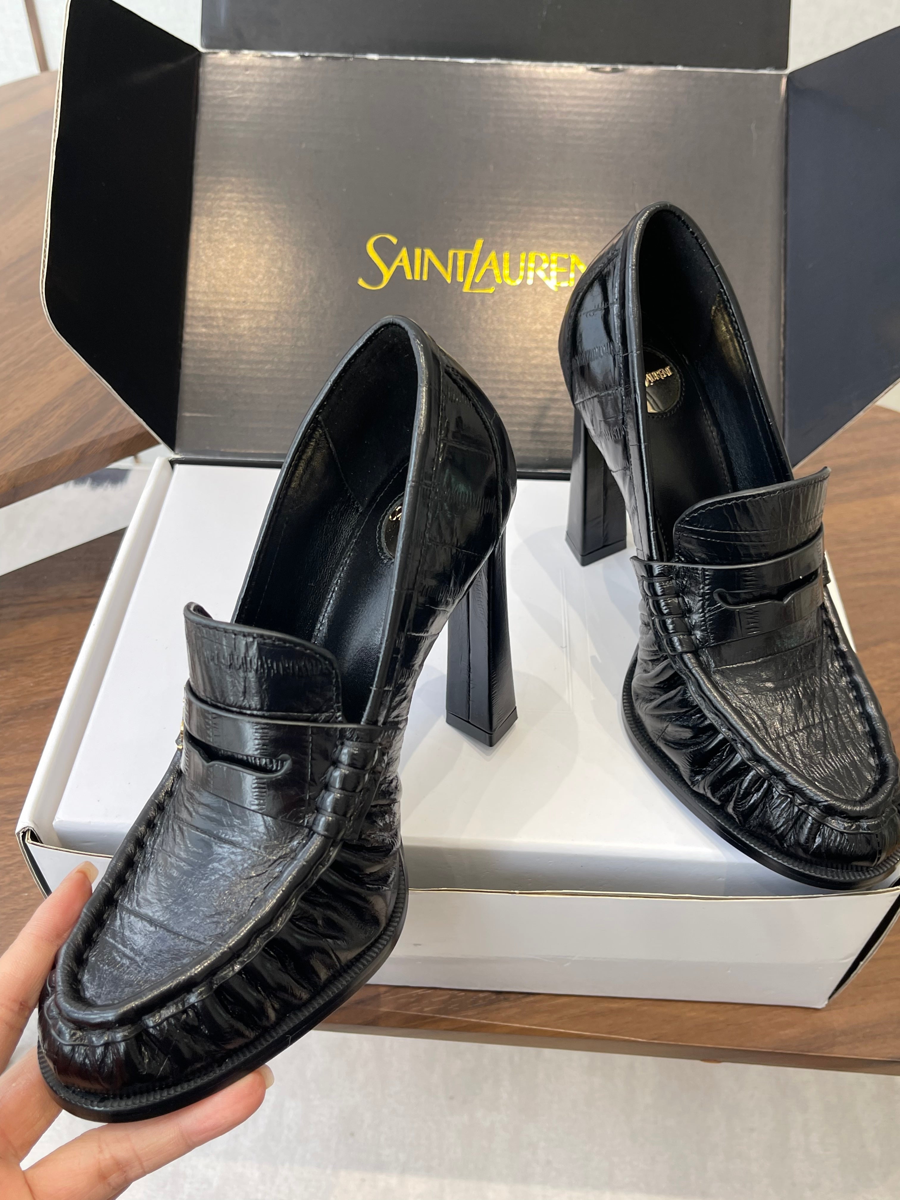 YSL 26S HEELED LOAFERS 100 MM IN BLACK SHINY CALFSKIN