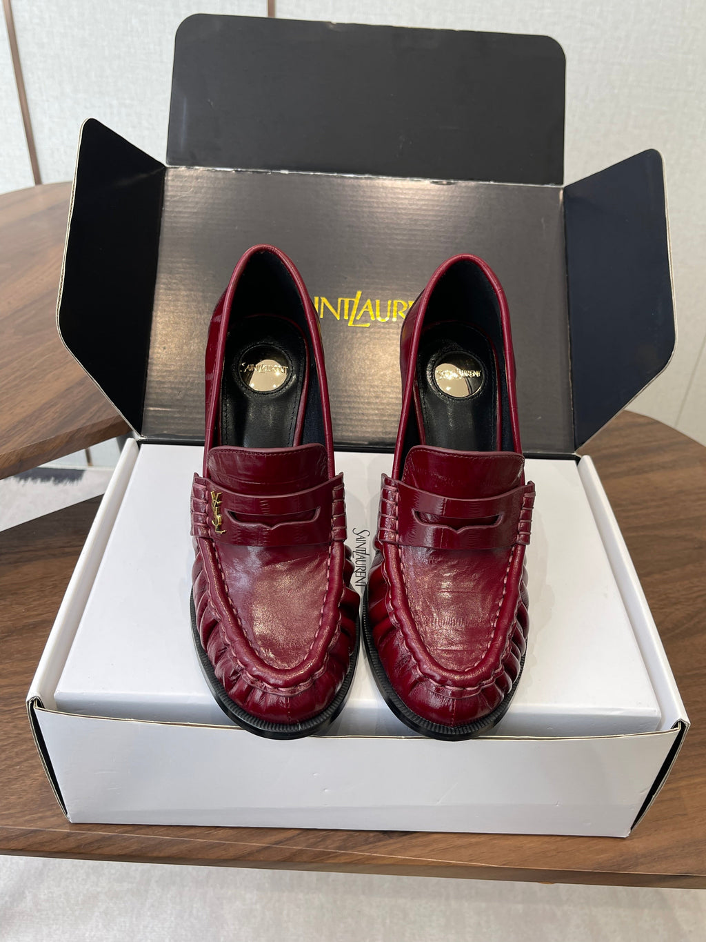 YSL 26S HEELED LOAFERS 100 MM IN DARK RED SHINY CALFSKIN