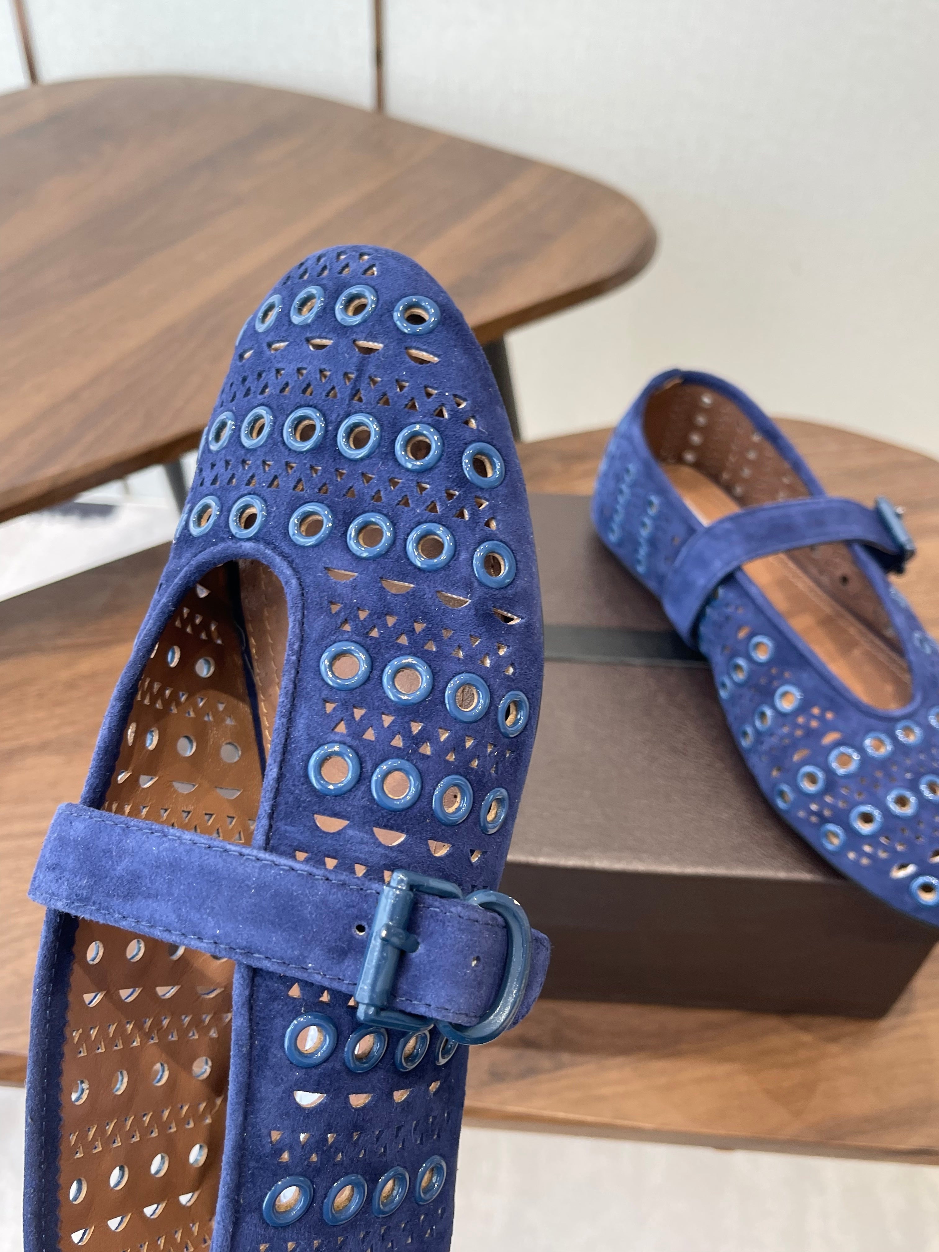ALAIA 26S MARY JANE FLATS IN DARK BLUE SUEDE