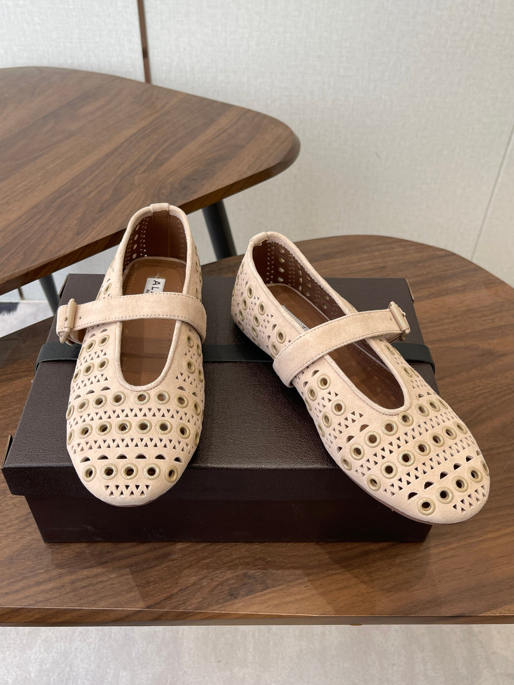 ALAIA 26S MARY JANE FLATS IN BEIGE SUEDE