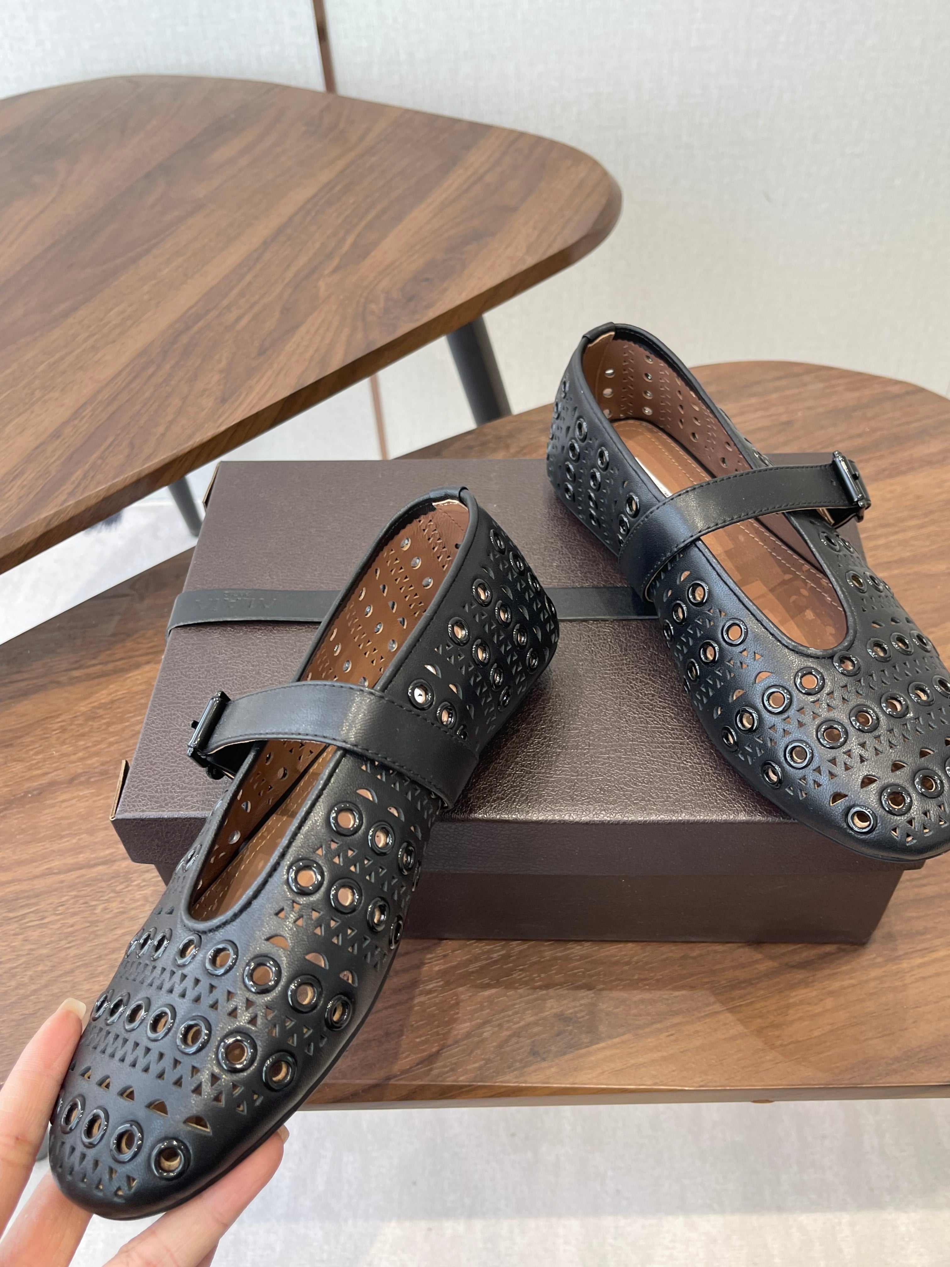ALAIA 26S MARY JANE FLATS IN BLACK LAMBSKIN