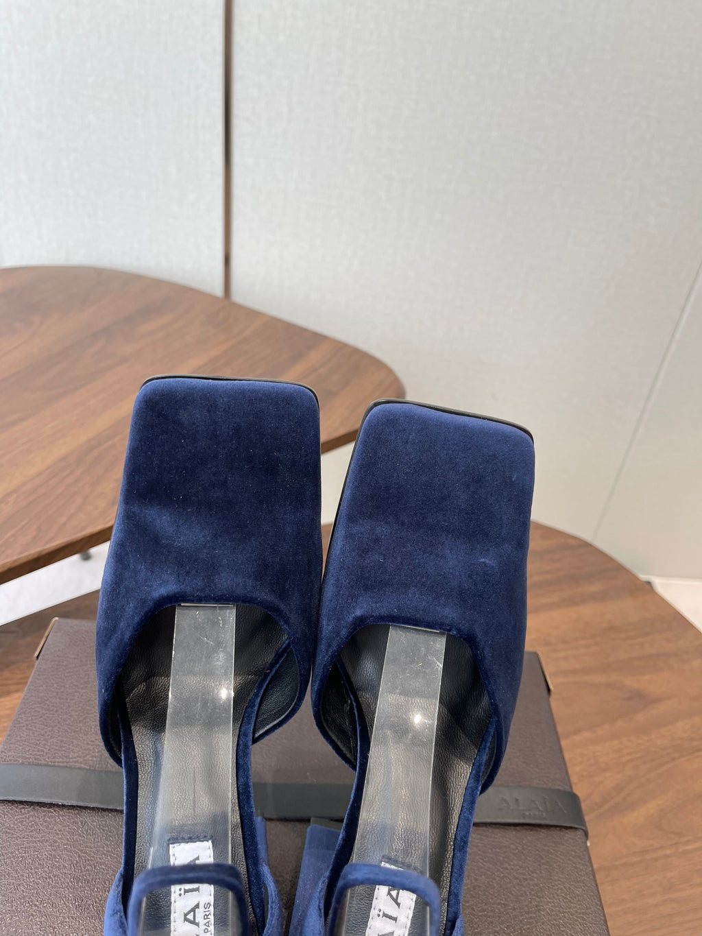 ALAIA 26S SQUARE-TOE HIGH HEELS 95 MM IN NAVY BLUE SUEDE