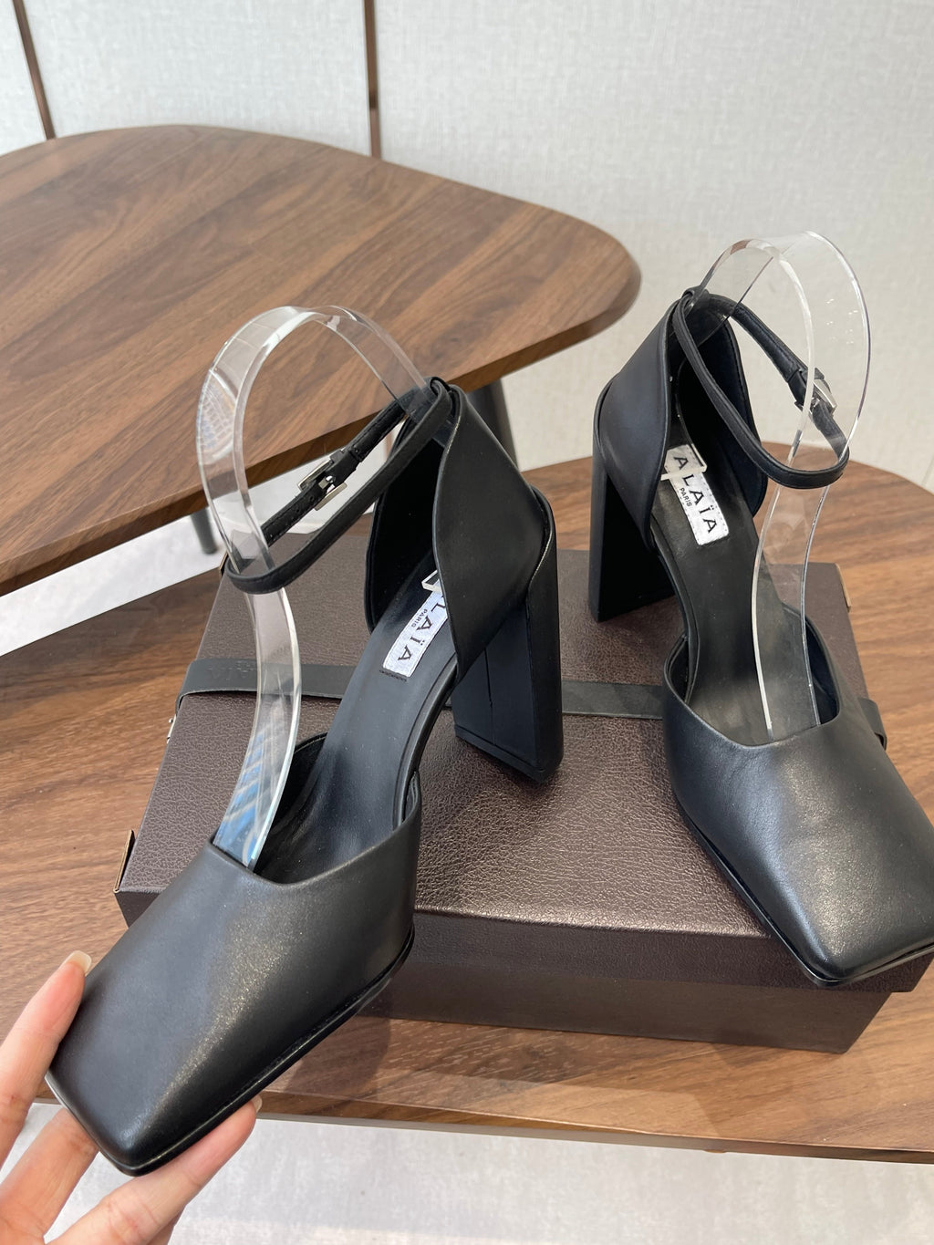 ALAIA 26S SQUARE-TOE HIGH HEELS 95 MM IN BLACK CALFSKIN
