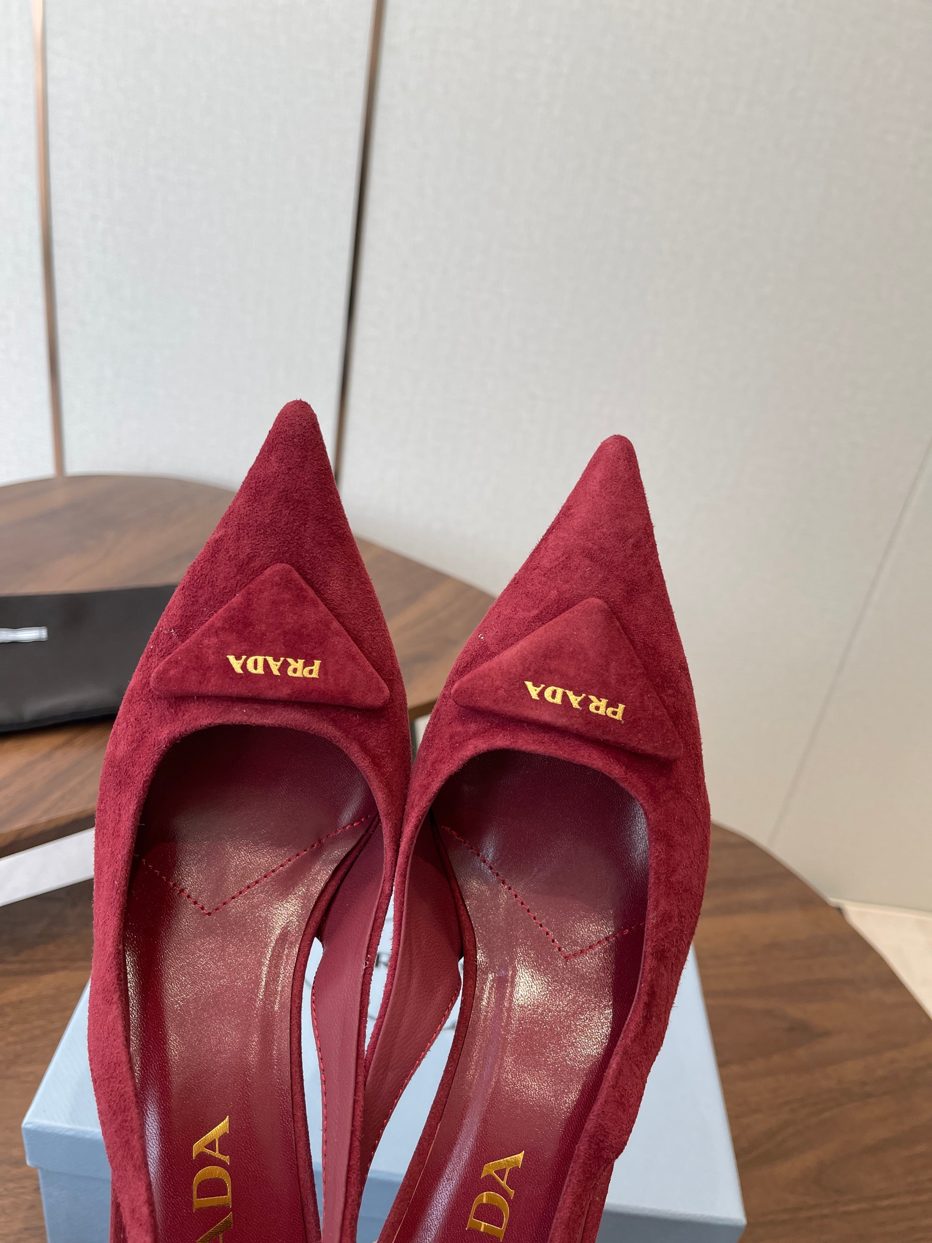 PRADA 26S SLINGBACK PUMPS 75MM IN BURGUNDY RED SUEDE WITH LOGO