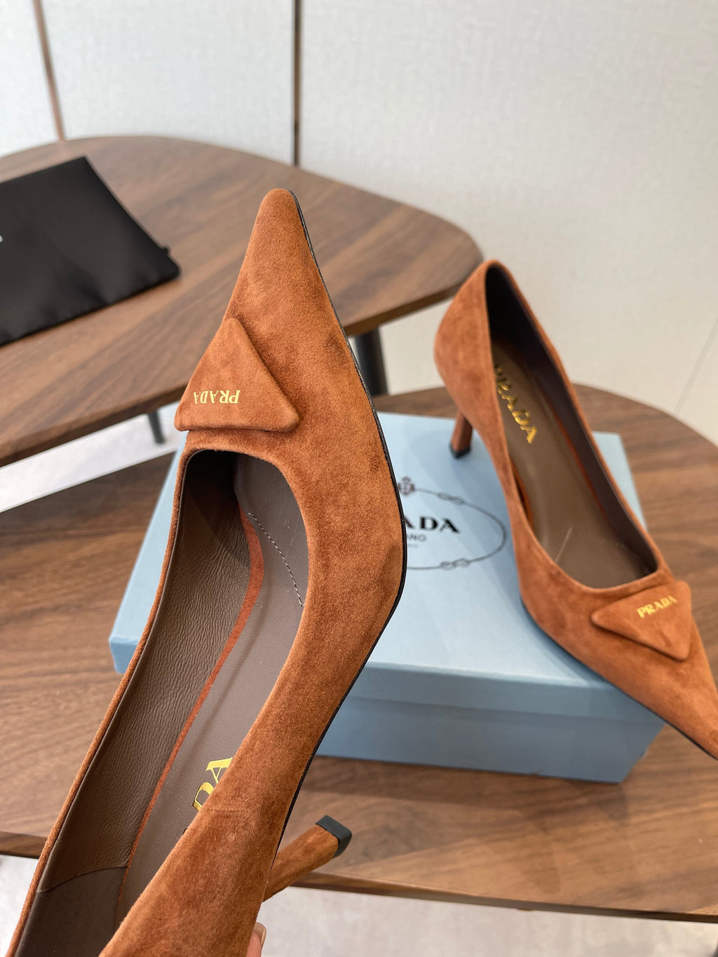 PRADA 26S POINTED TOE HIGH HEELS 75MM IN CARAMEL BROWN SUEDE WITH LOGO