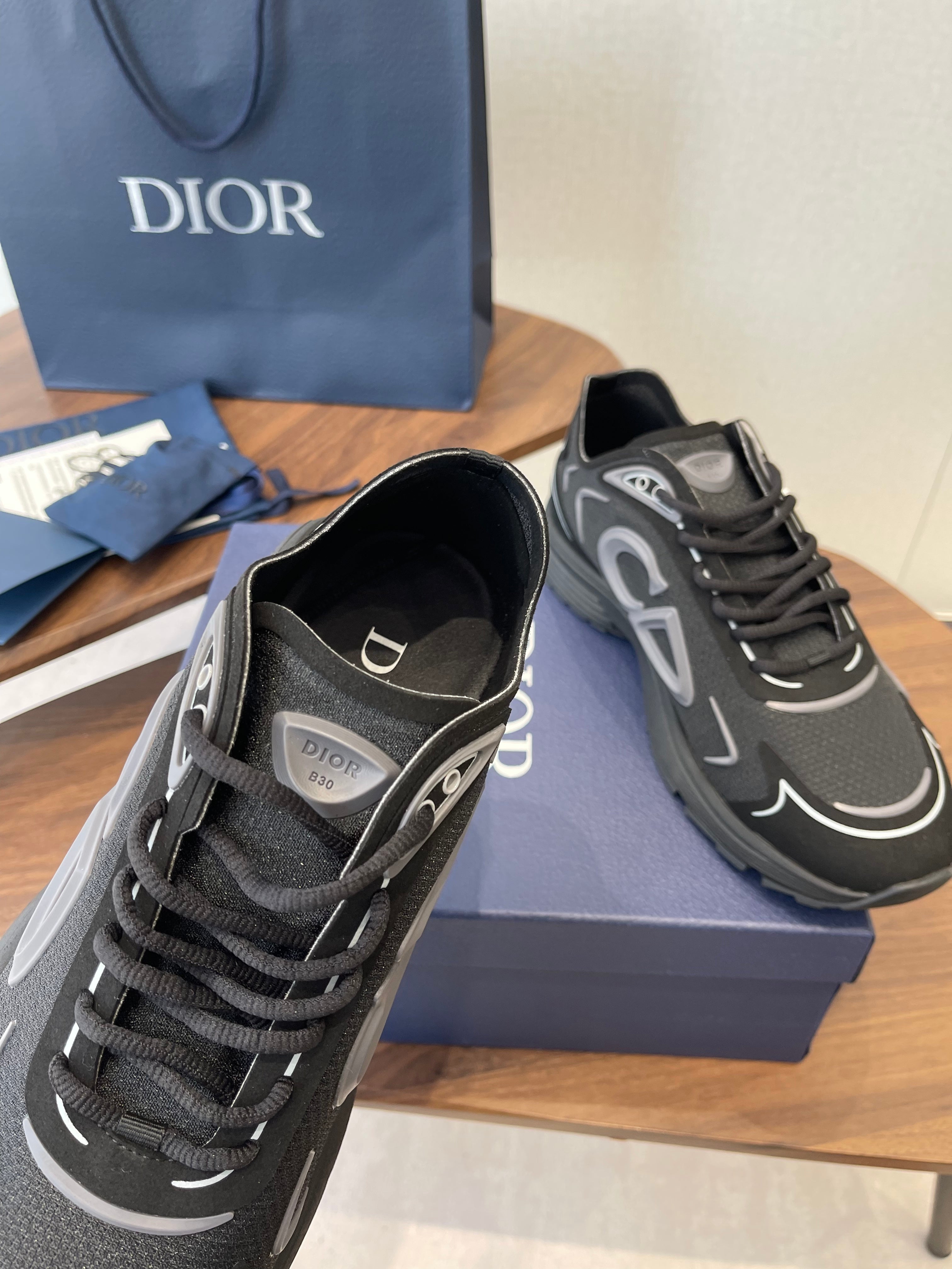 DIOR 26S B30 COUNTDOWN TECH SNEAKER IN BLACK TECHNICAL FABRIC AND SUEDE