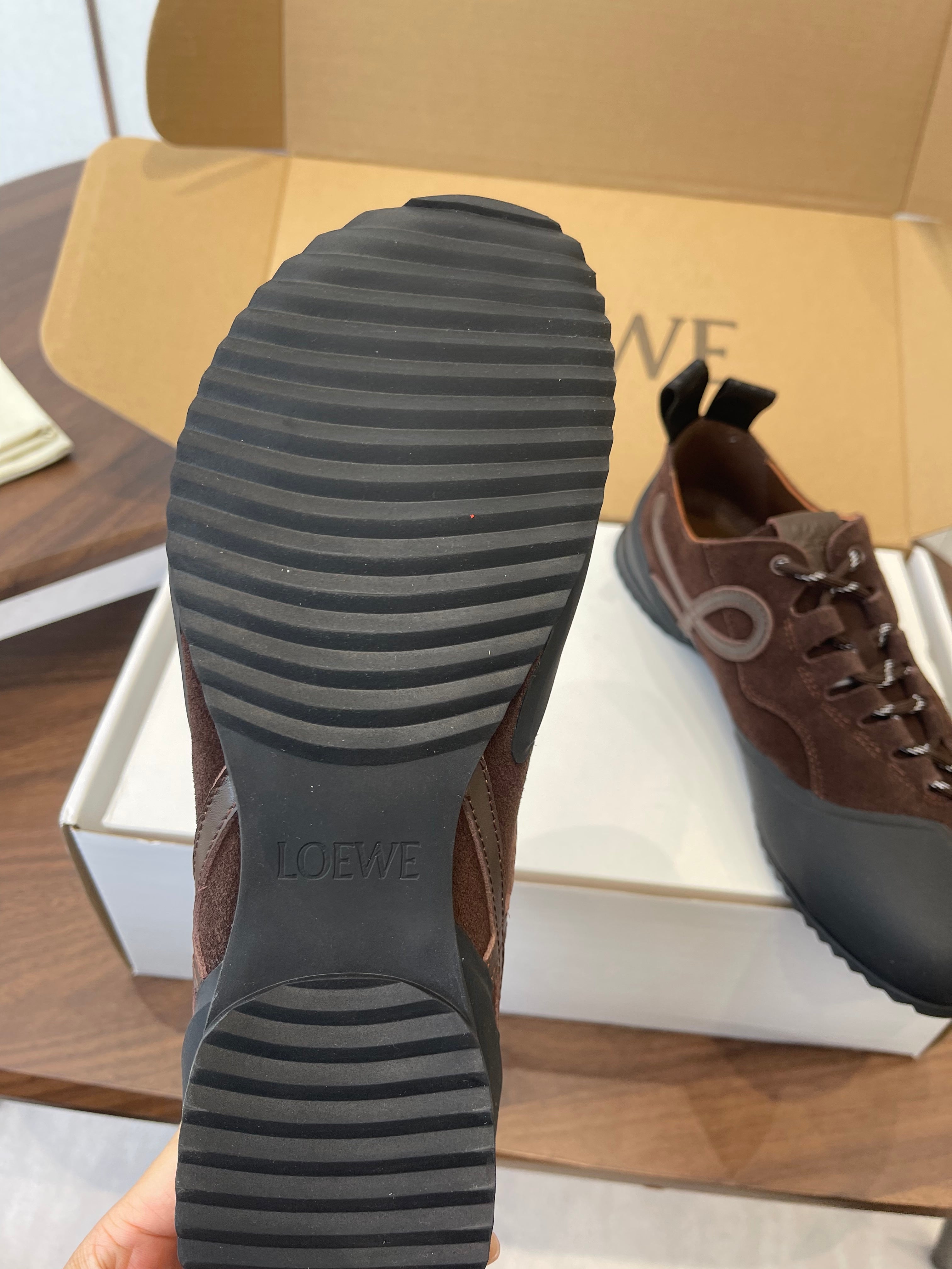 LOEWE 26S FLOW RUNNER SNEAKER 20MM IN DARK BROWN SUEDE