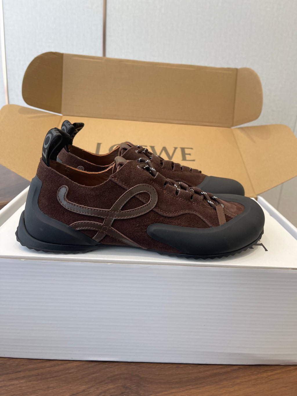 LOEWE 26S FLOW RUNNER SNEAKER 20MM IN DARK BROWN SUEDE