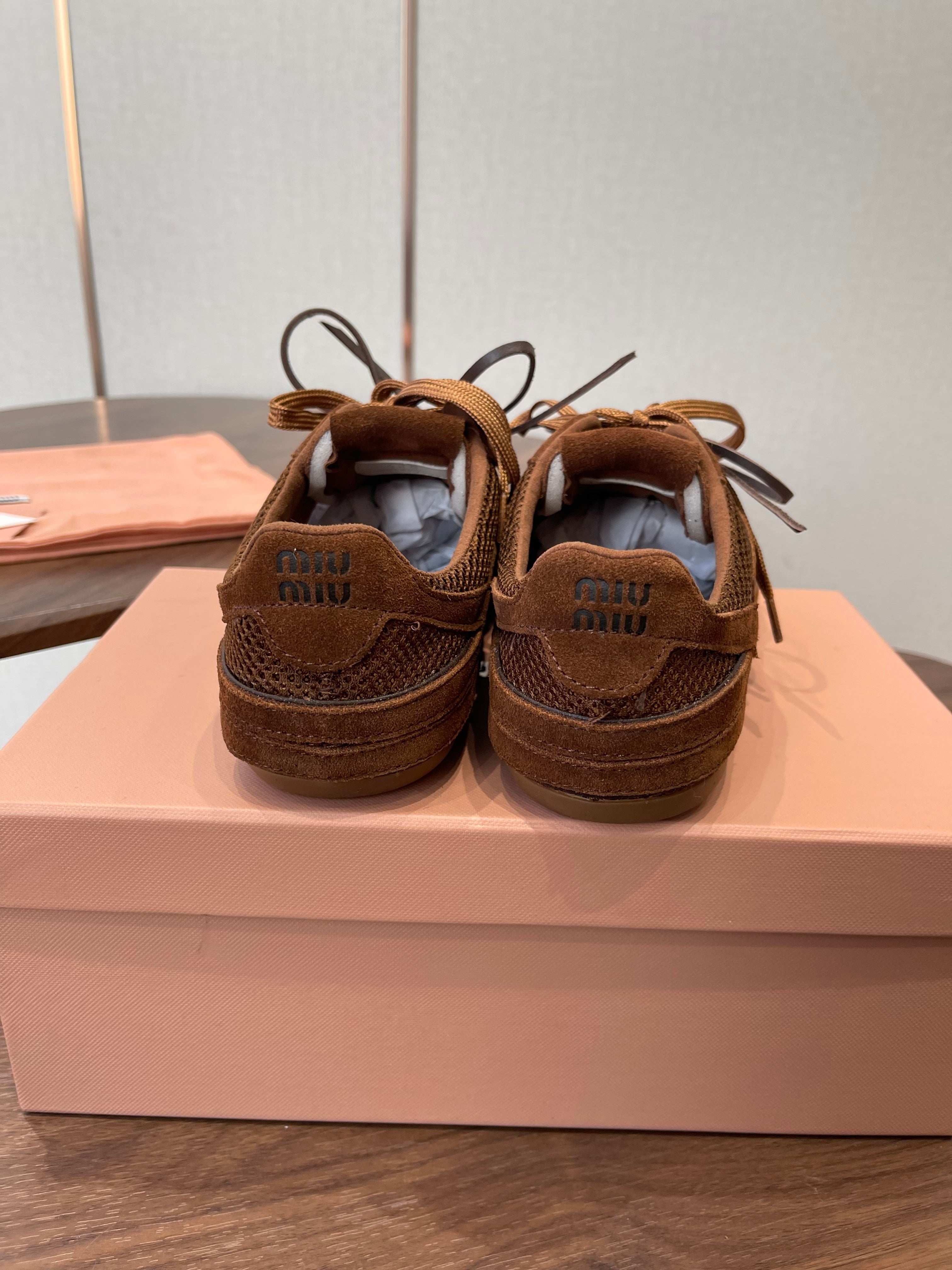 MIUMIU 26S SNEAKERS IN CARAMEL BROWN MESH AND SUEDE