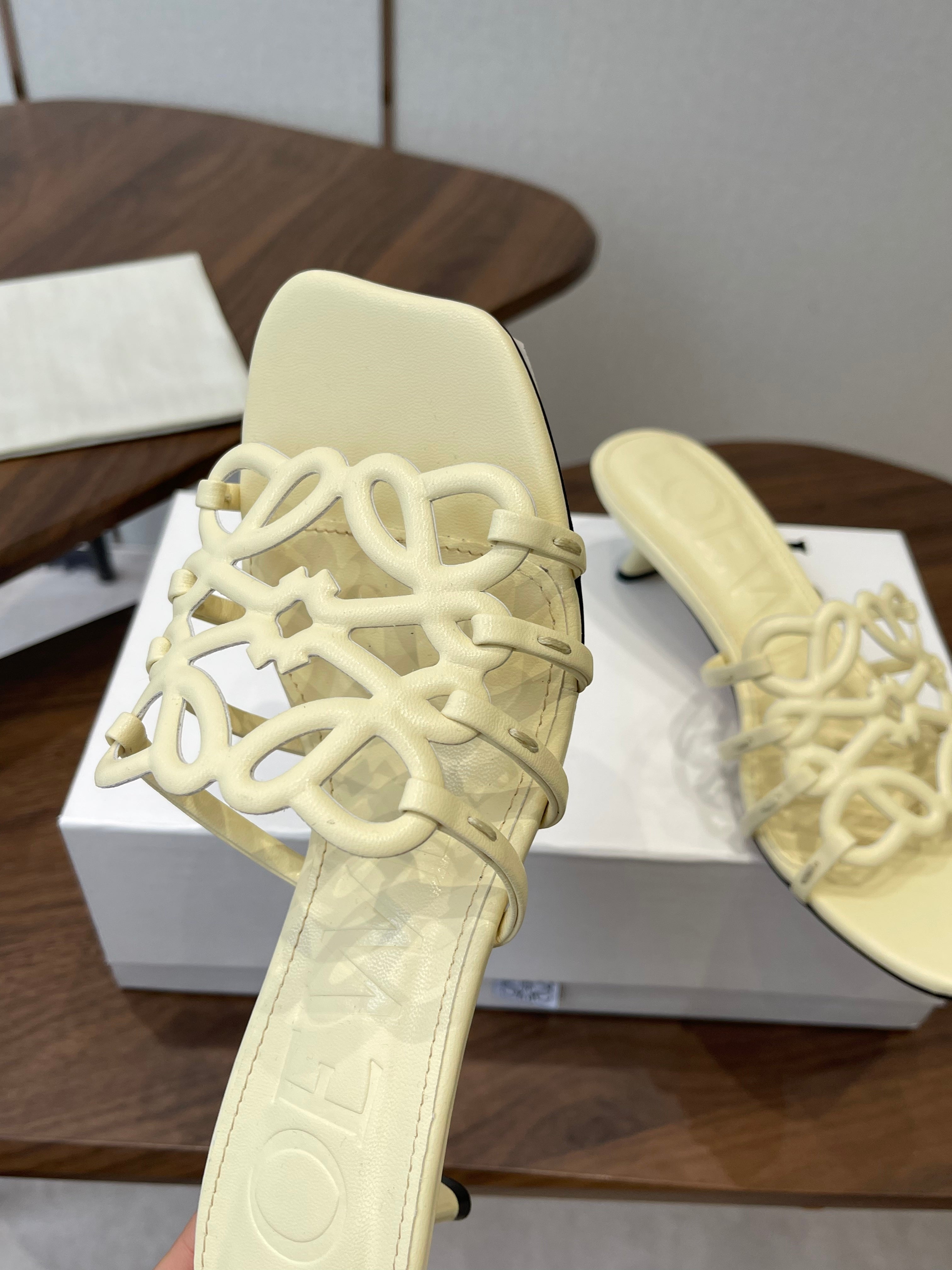 LOEWE 26S HIGH HEEL SANDALS IN LIGHT YELLOW CALFSKIN