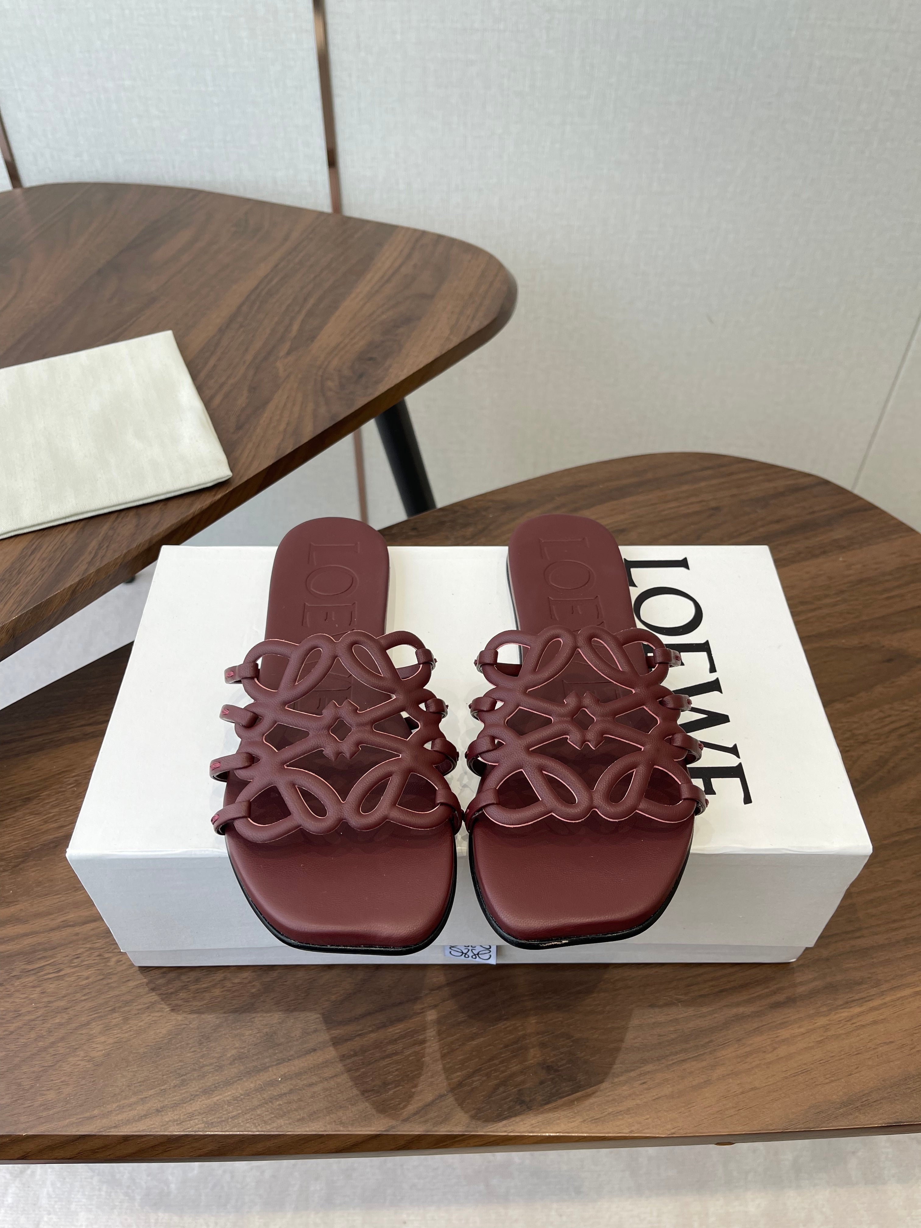 LOEWE 26S PETAL ANAGRAM SLIDE IN WINE RED CALFSKIN