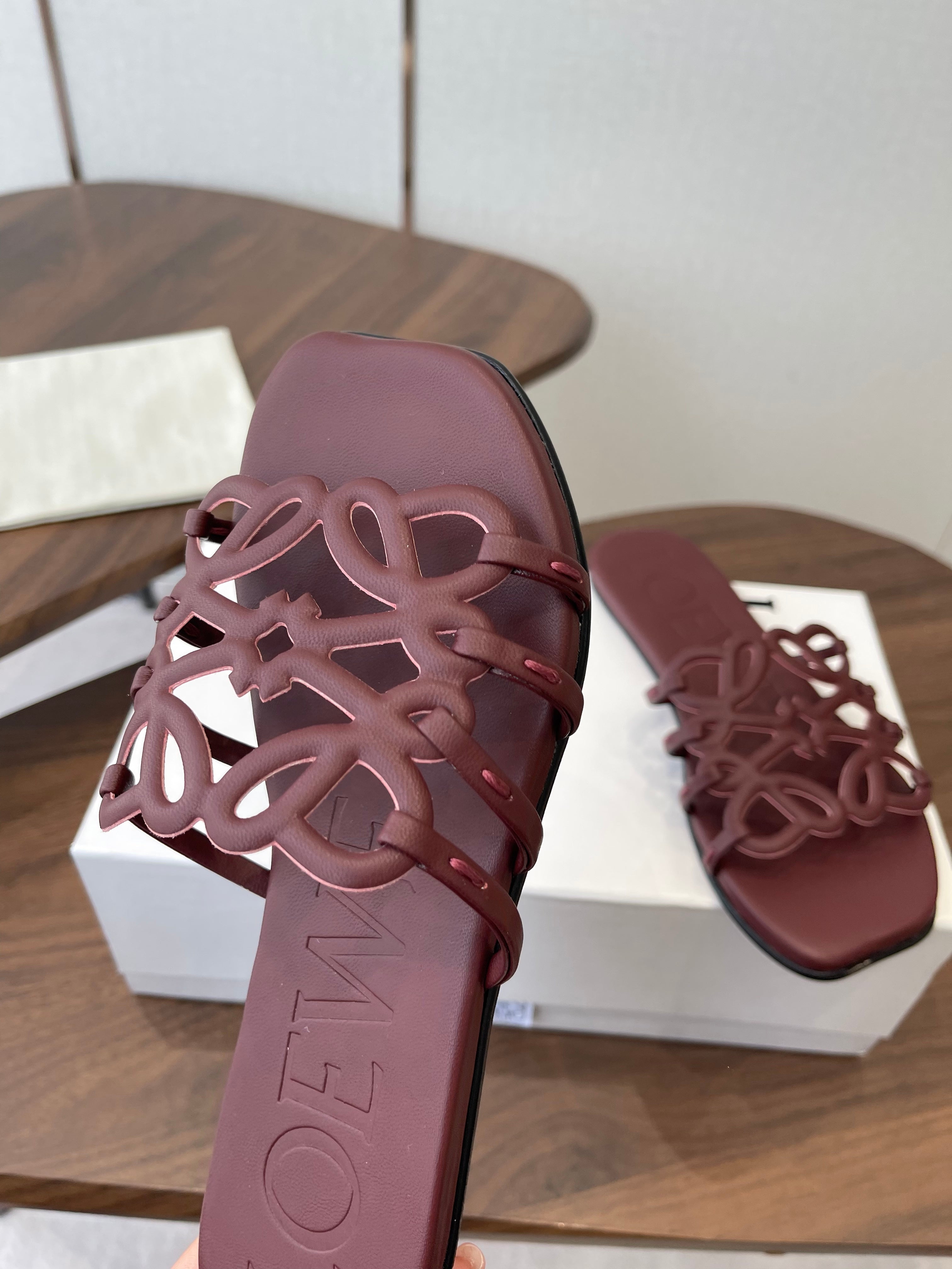 LOEWE 26S PETAL ANAGRAM SLIDE IN WINE RED CALFSKIN