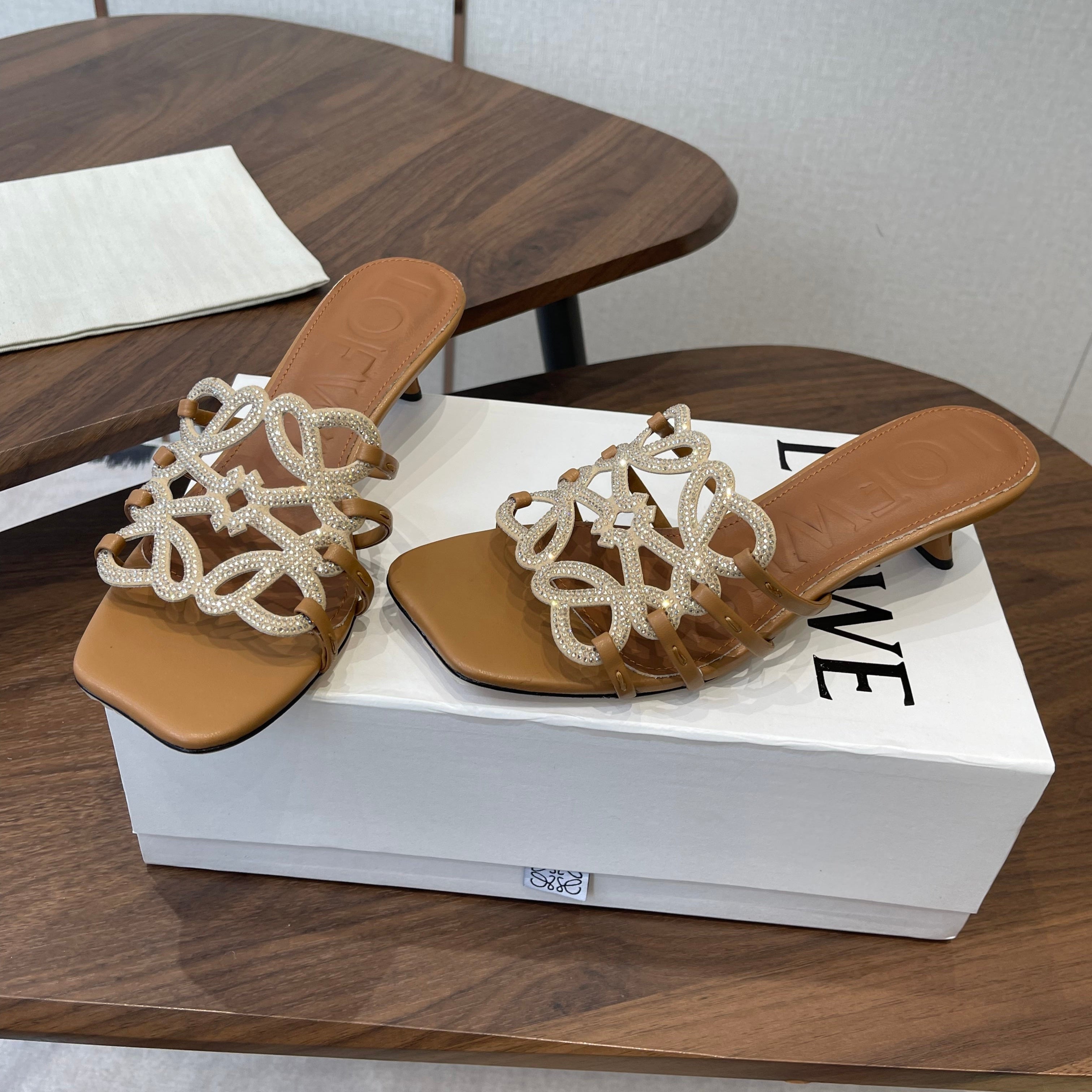 LOEWE 26S HIGH HEEL SANDALS IN CAMEL BROWN CALFSKIN WITH CRYSTALS