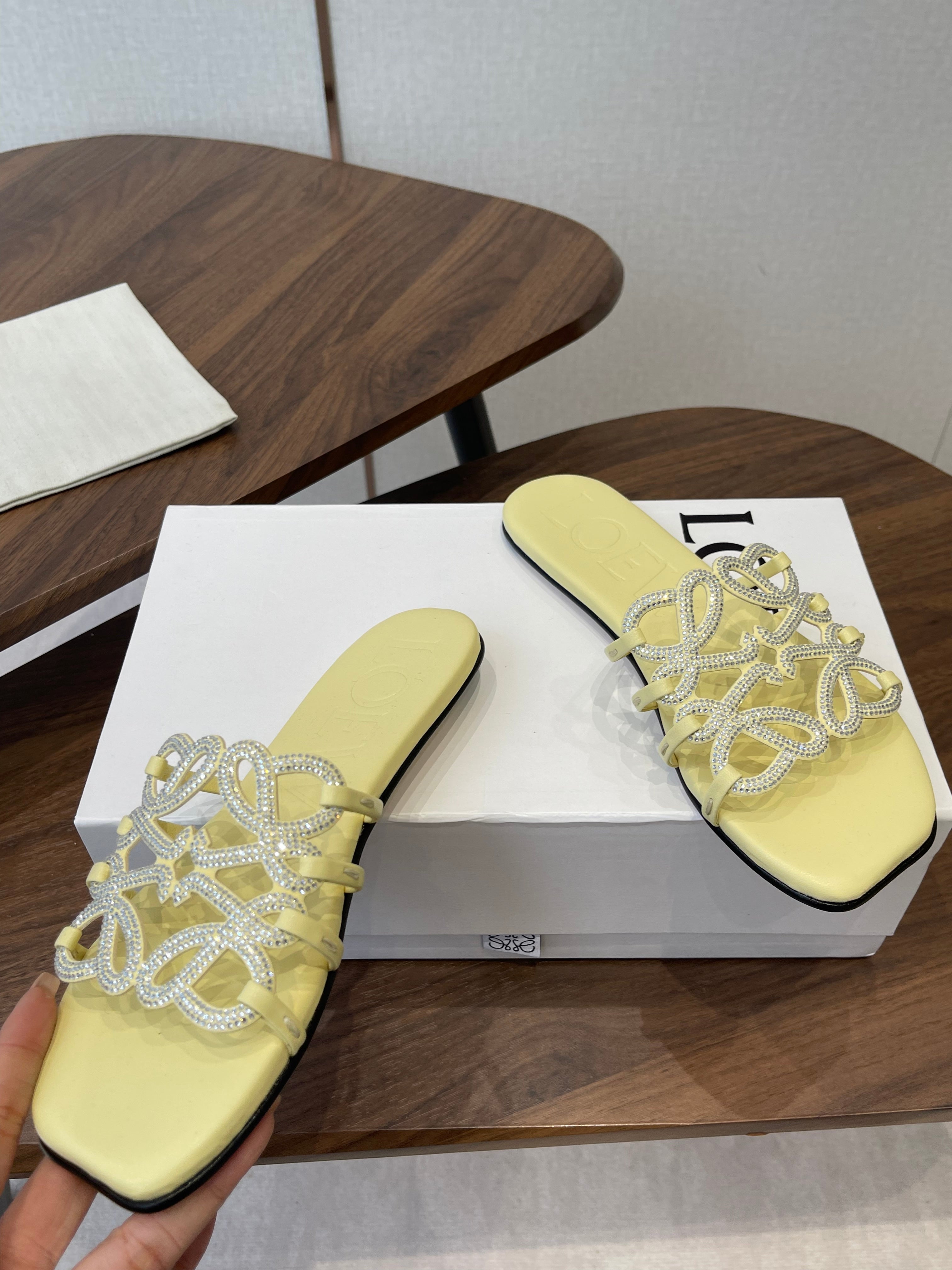 LOEWE 26S FLAT SANDALS IN YELLOW CALFSKIN WITH CRYSTALS
