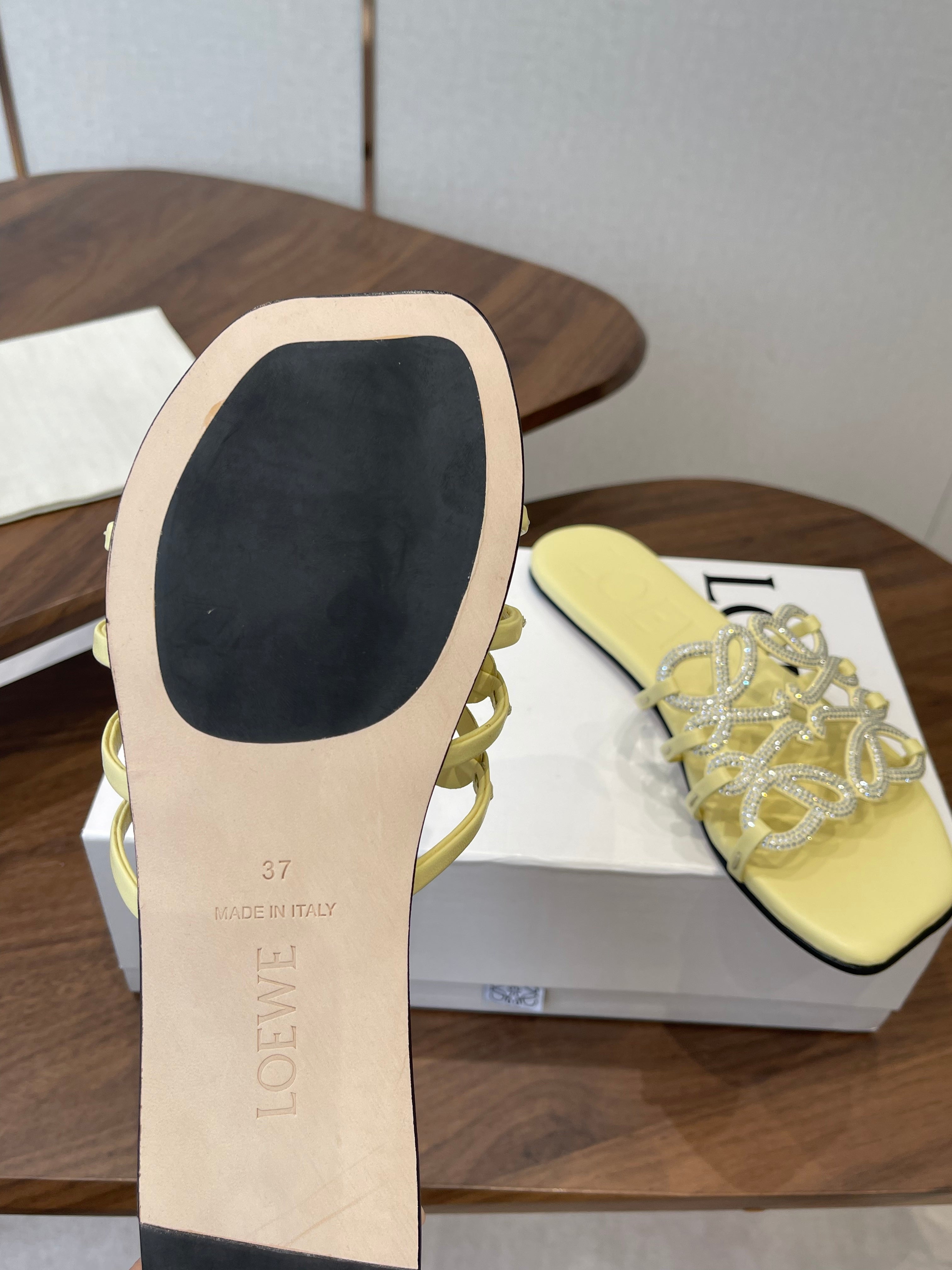 LOEWE 26S FLAT SANDALS IN YELLOW CALFSKIN WITH CRYSTALS