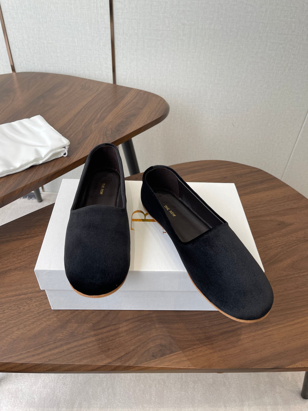 THE ROW 26S BALLET FLATS IN BLACK VELVET