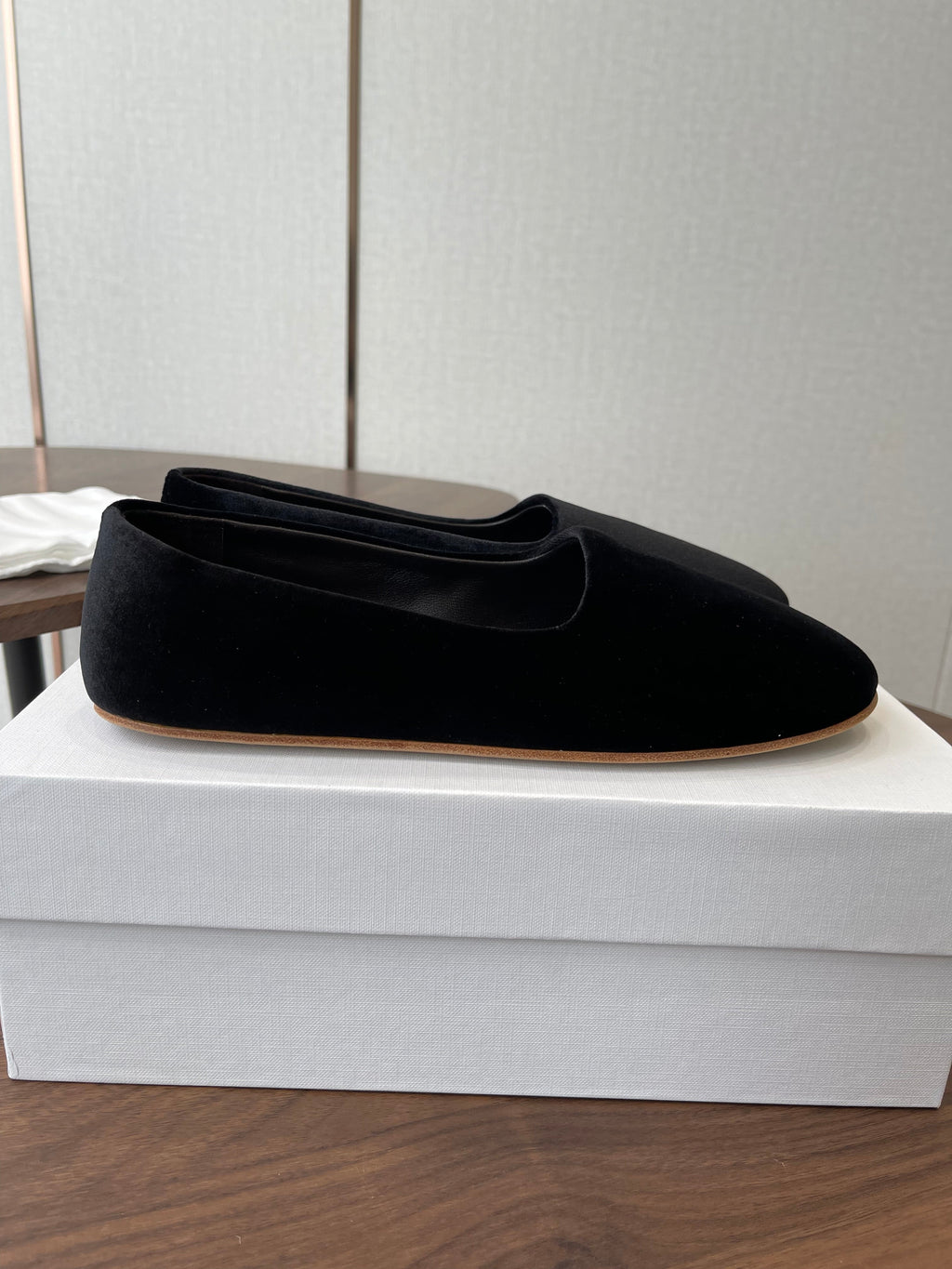 THE ROW 26S BALLET FLATS IN BLACK VELVET