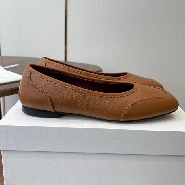 THE ROW 26S SQUARE TOE  BALLET FLATS IN CARAMEL BROWN CALFSKIN