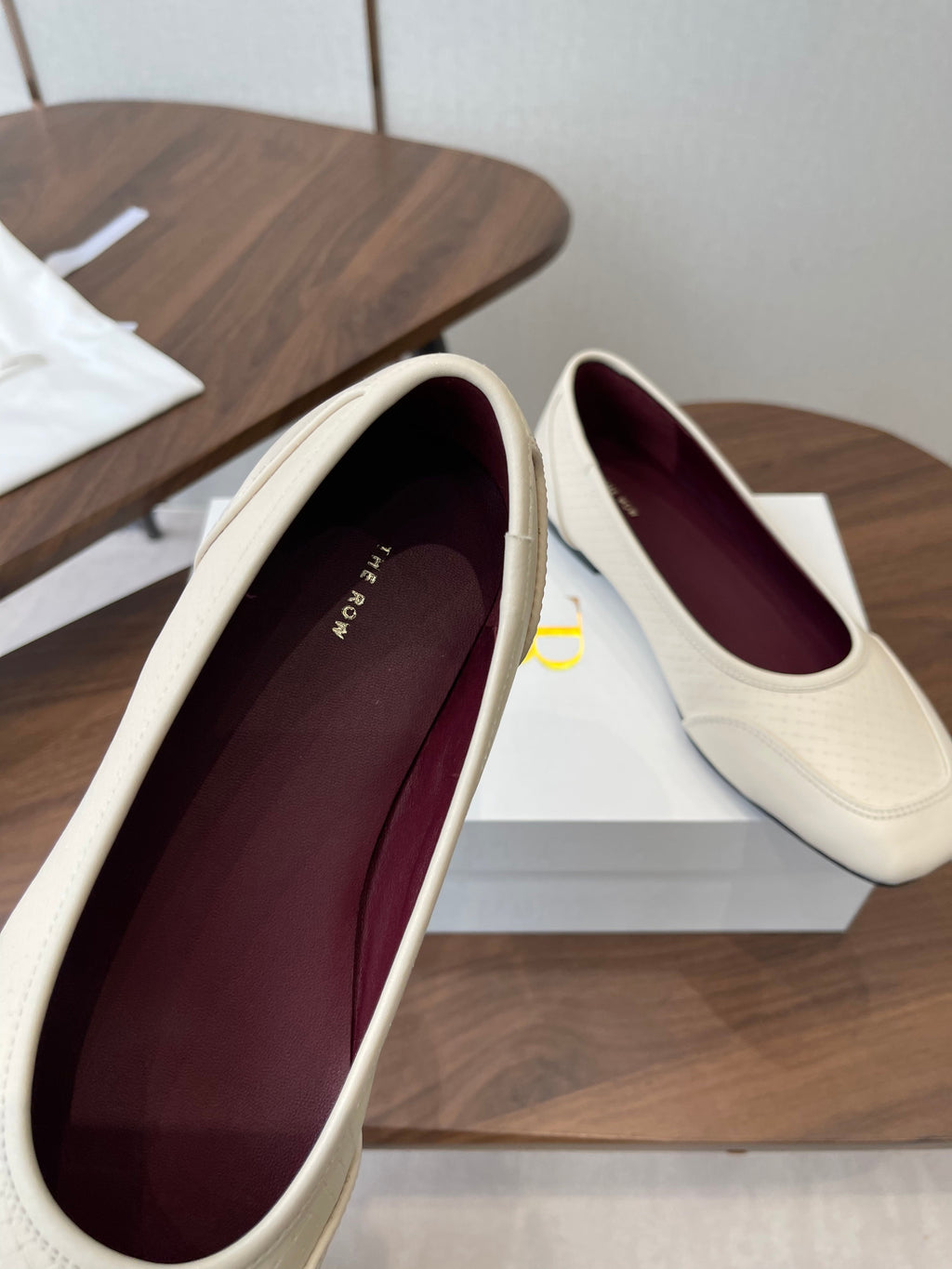 THE ROW 26S SQUARE TOE  BALLET FLATS IN CREAM WHITE CALFSKIN