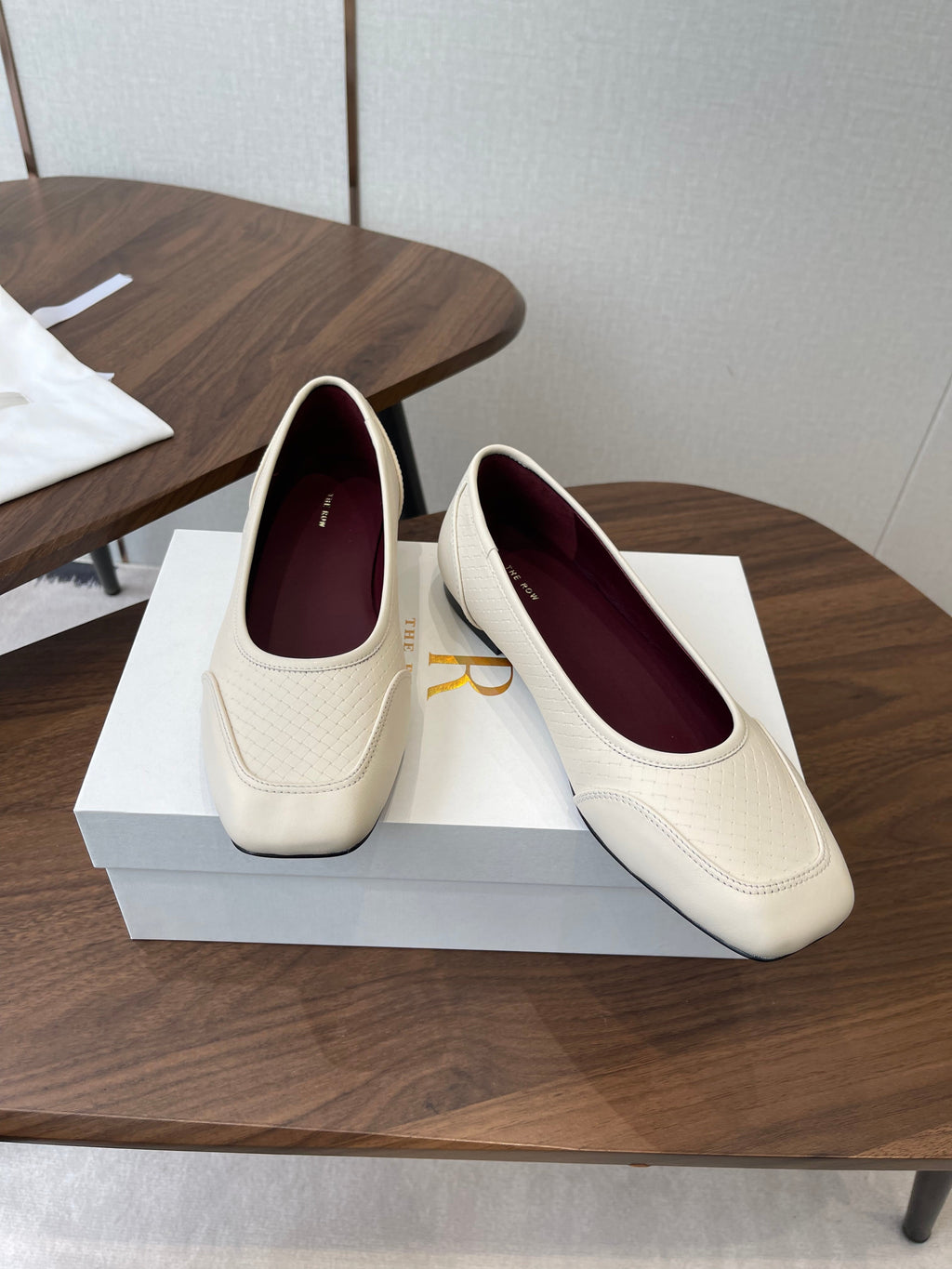THE ROW 26S SQUARE TOE  BALLET FLATS IN CREAM WHITE CALFSKIN